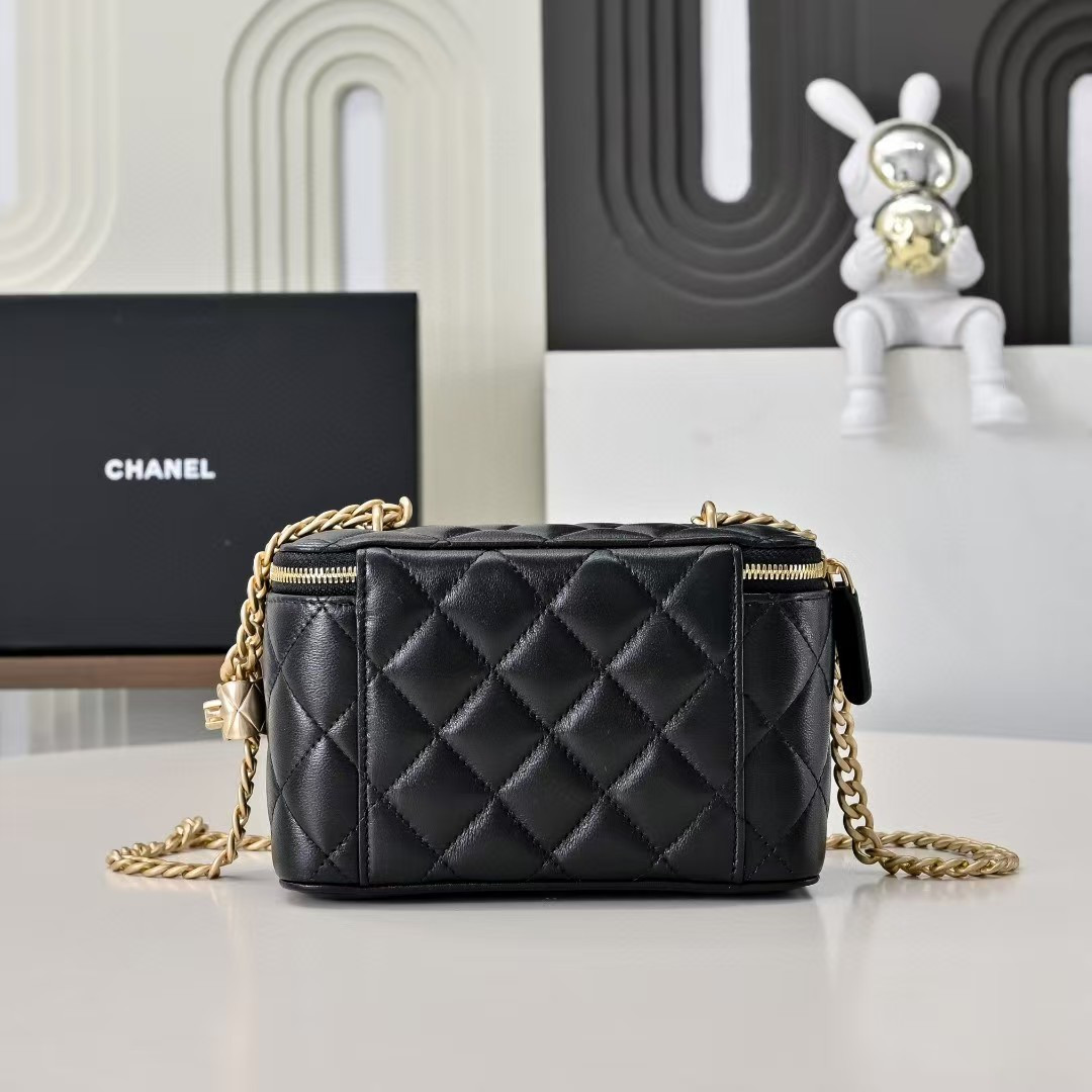 Ch**el Vanity With Chain 9.5x17x8cm