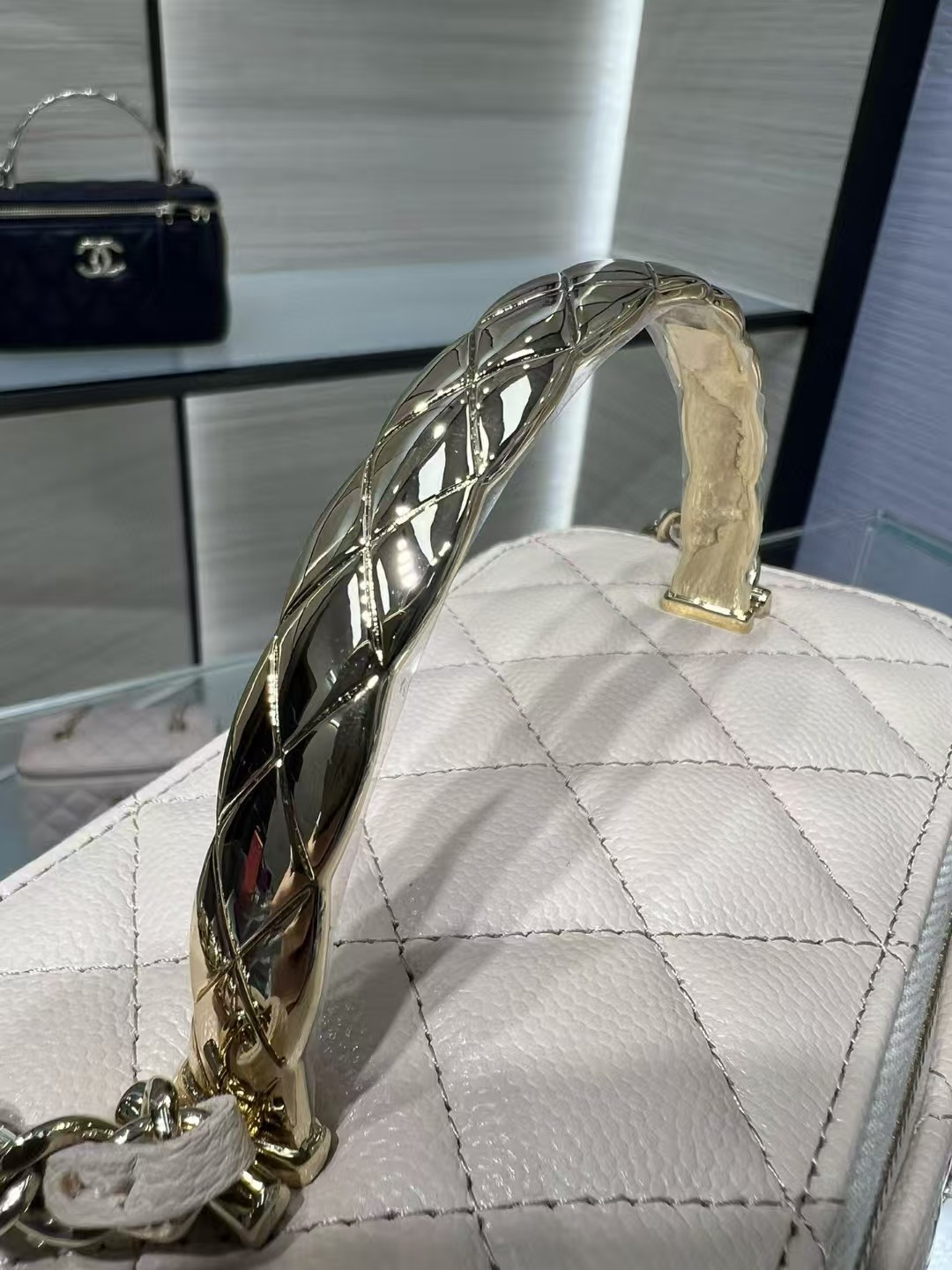 Ch**el Clutch With Chain AP4590 17x9.5x8cm