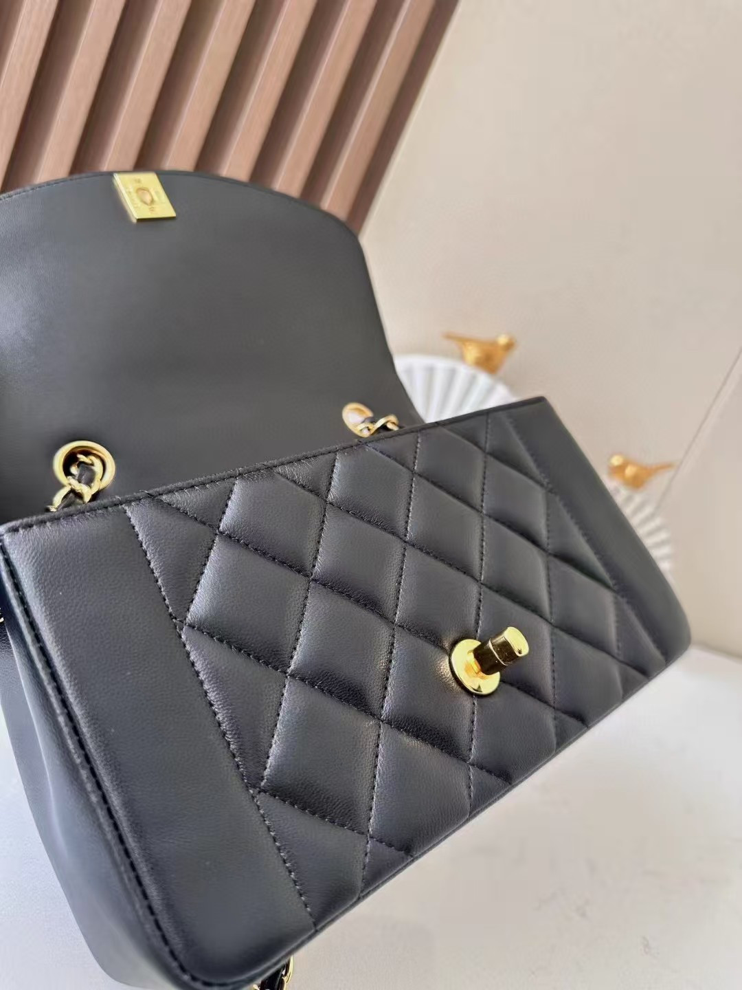 Ch**el Small Diana Flap Bag Lambskin Gold Hardware 22.5x14x7cm