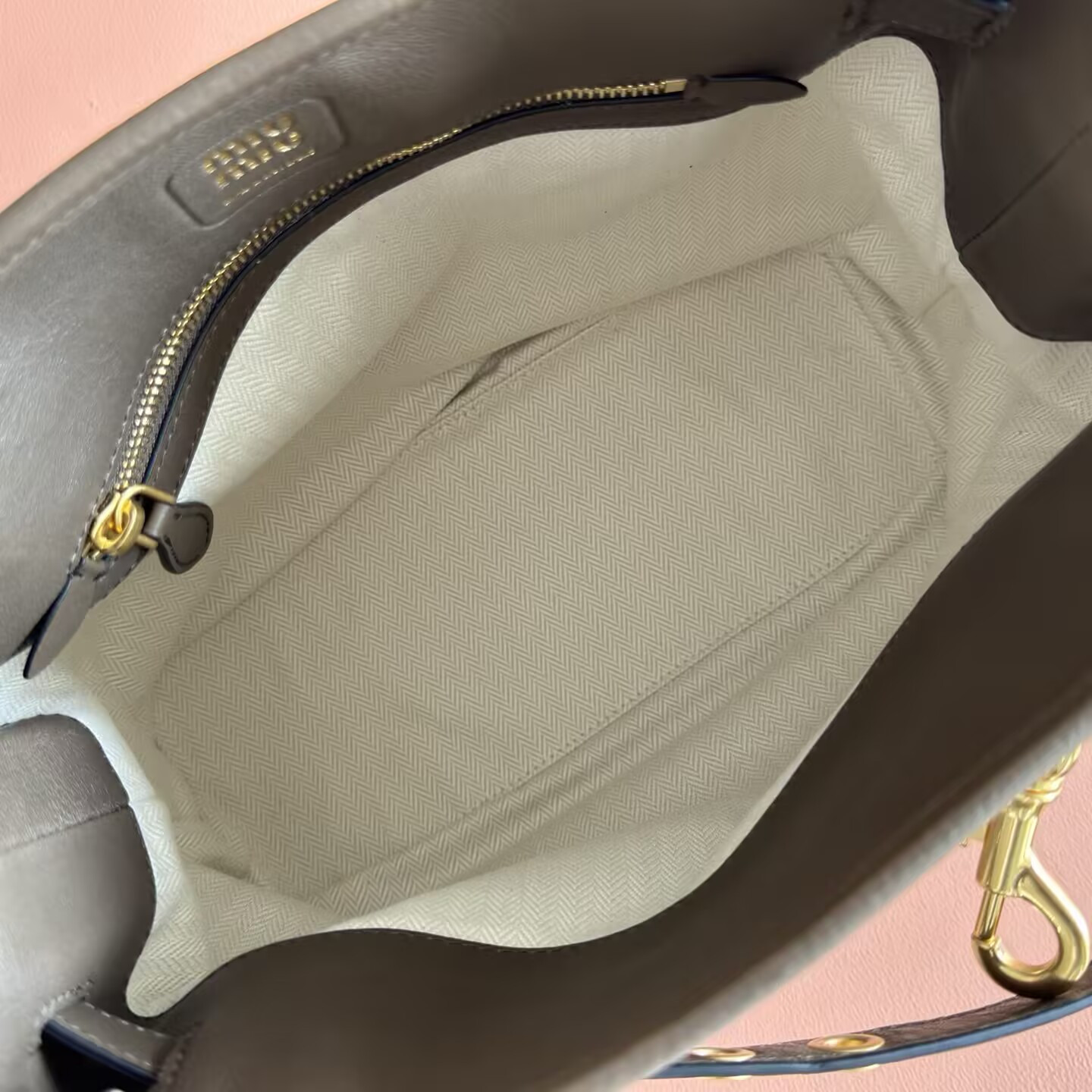 Miu Miu Aventure Nappa Leather Bucket Bag 31x30x13cm