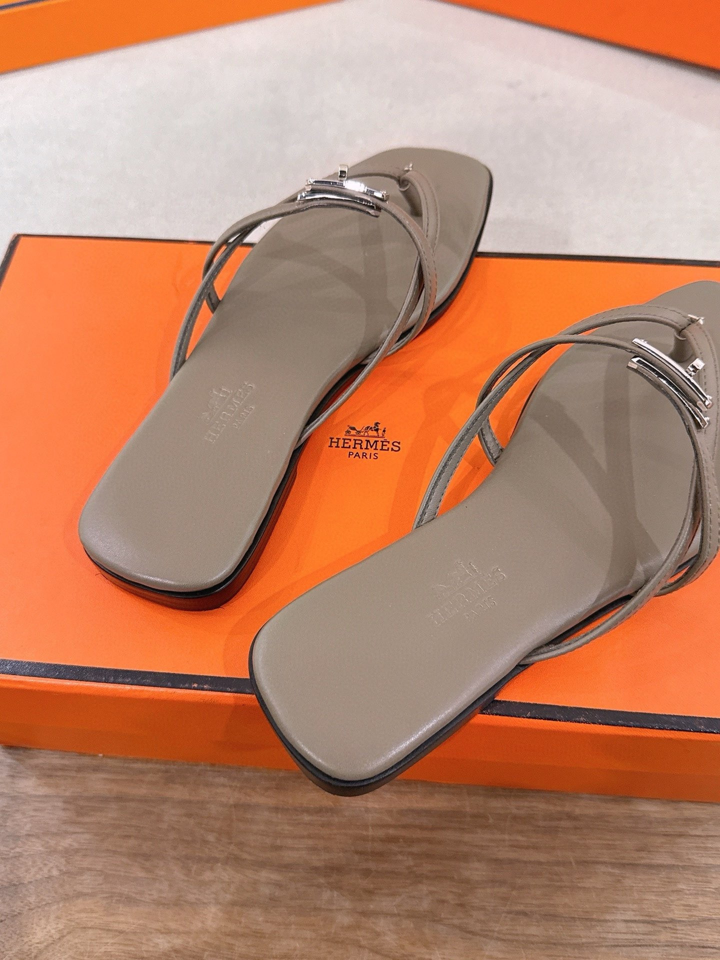 UA Hermès Miss Sandals
