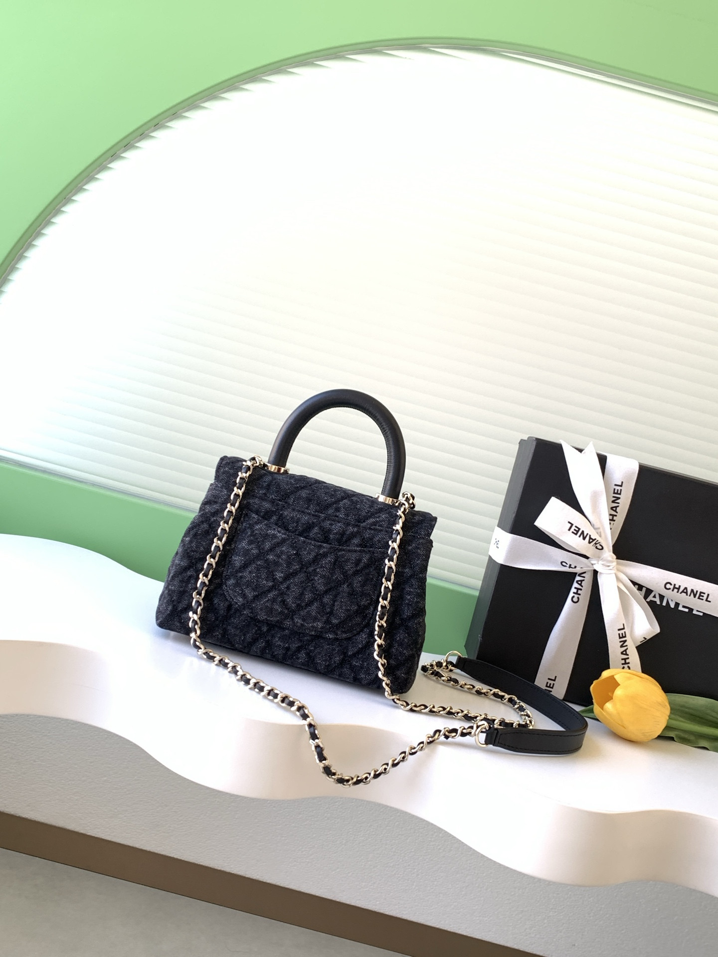 Ch**el coco clutch with chain 13x19x9cm