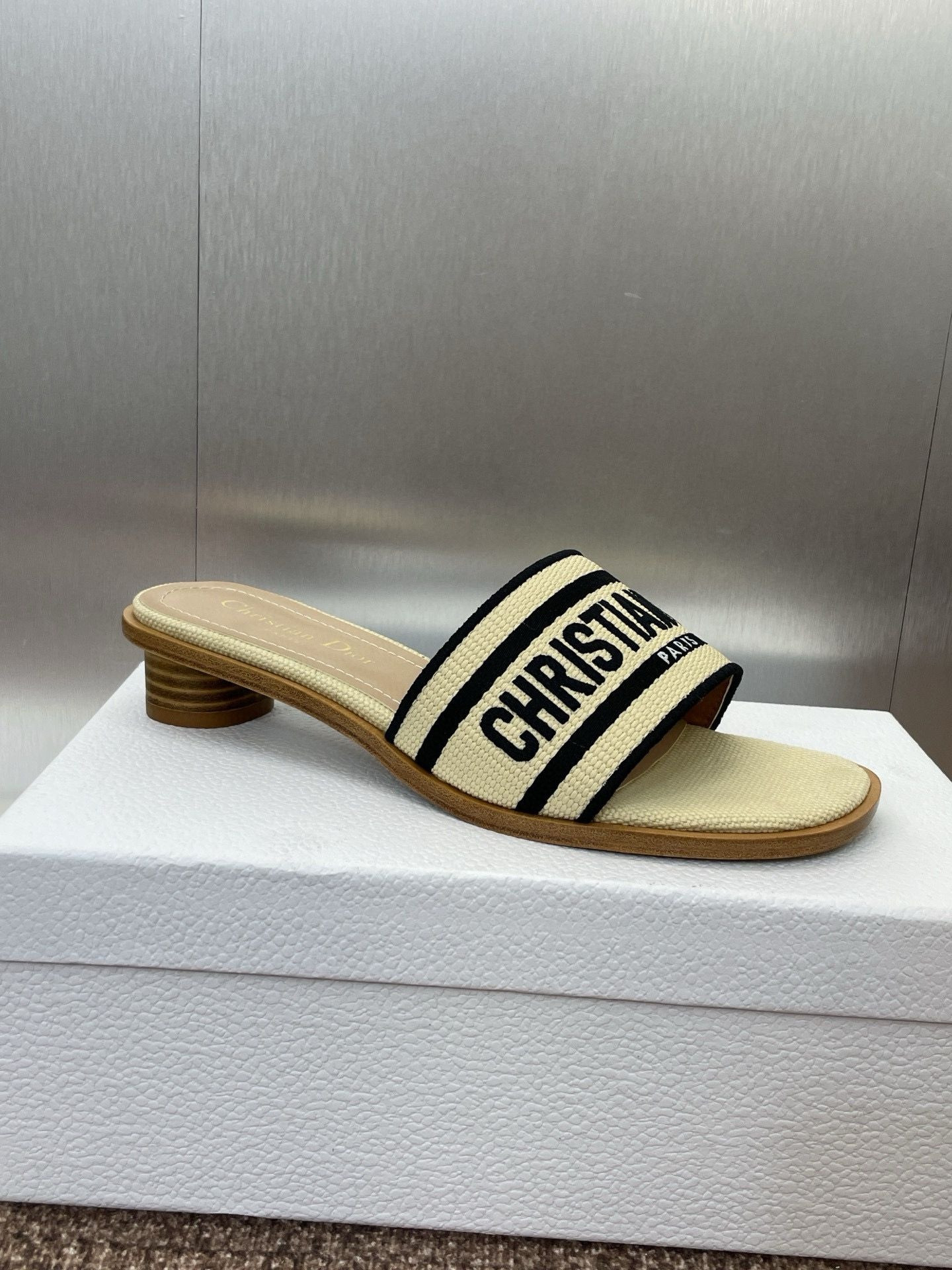 UA D10r Dway Heeled Slide