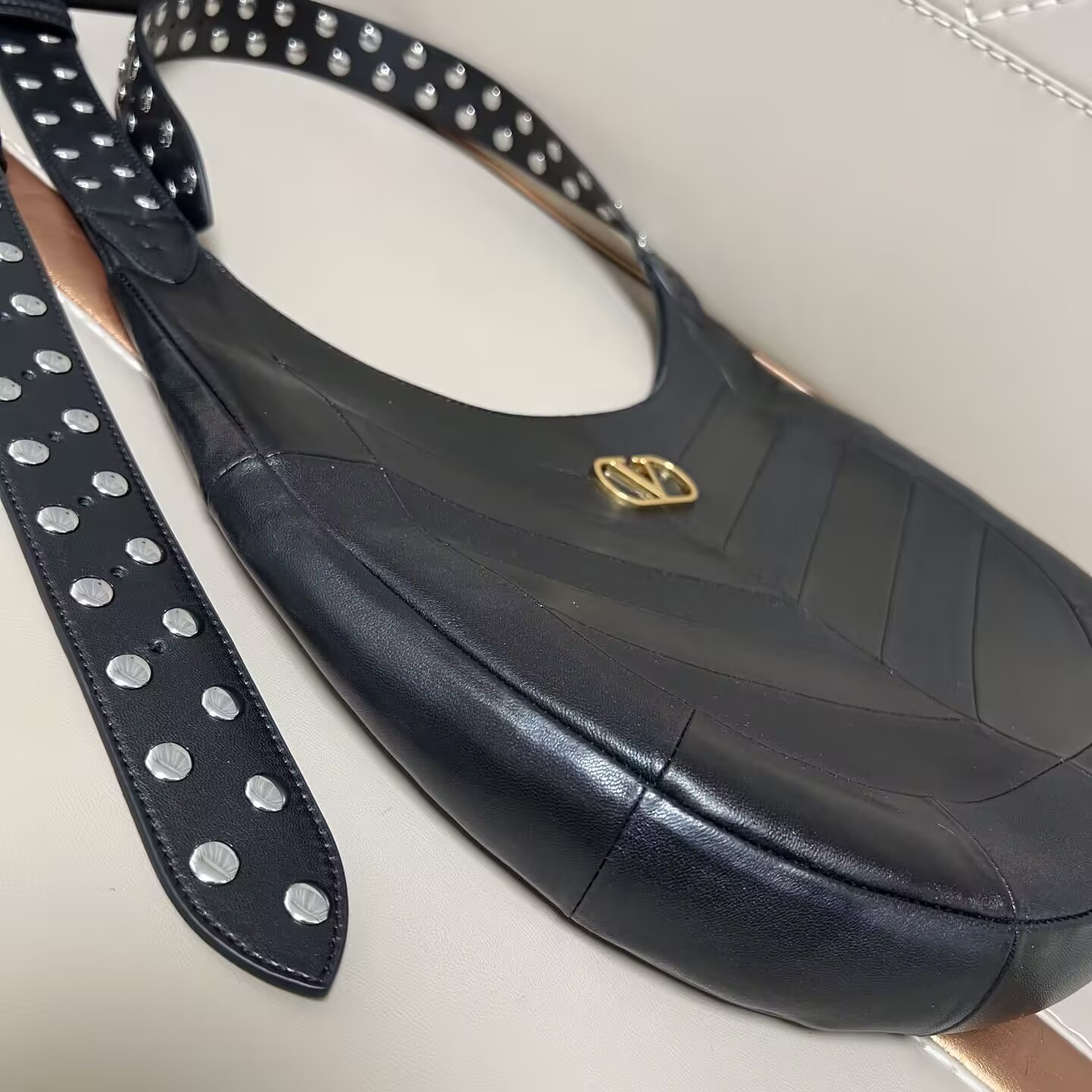 Valentino Garavani Hoboho Nappa Leather Hobo Bag 35x27x4cm