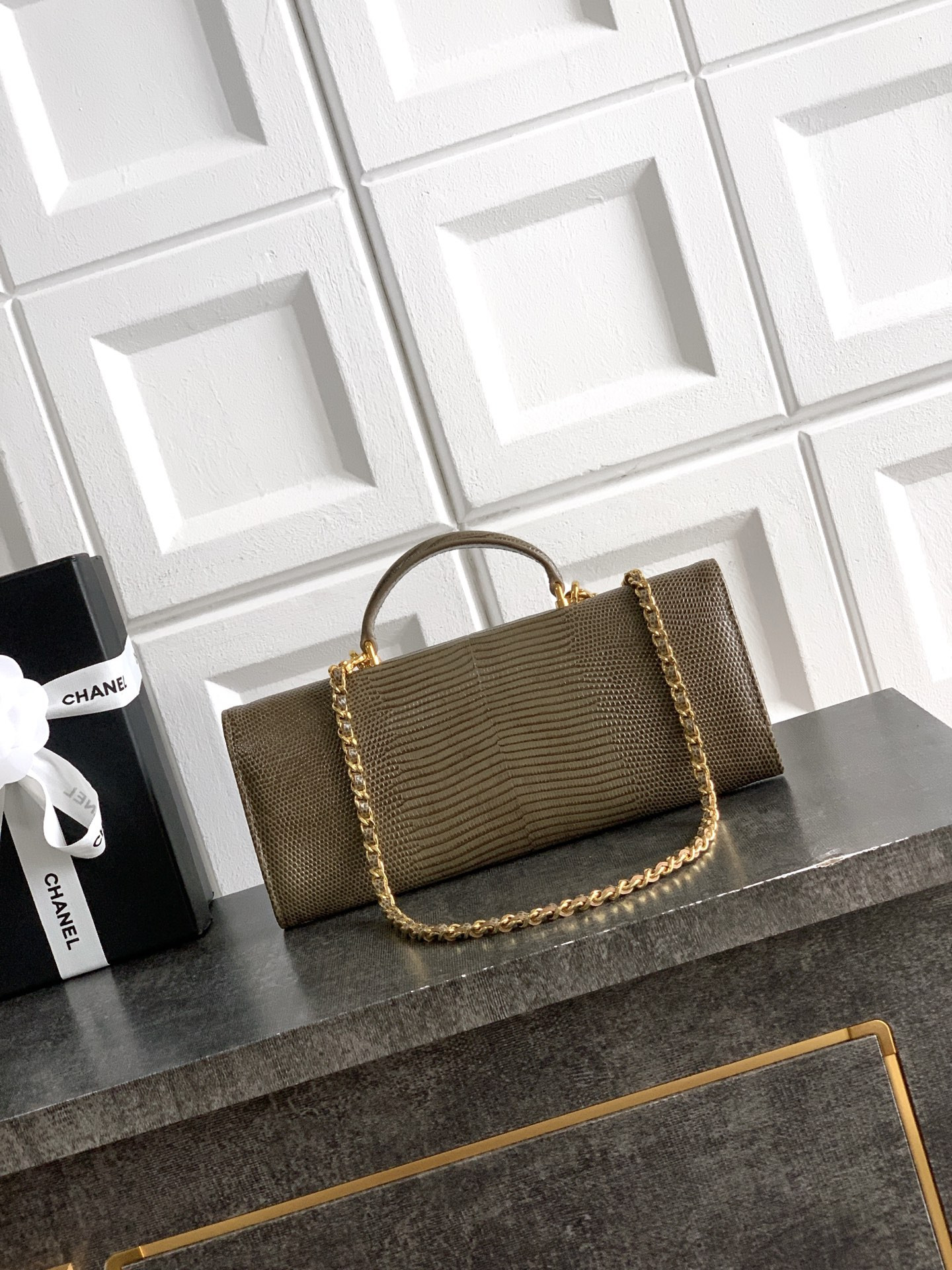 Ch**el clutch with chain ap5280 9.5x25x5cm
