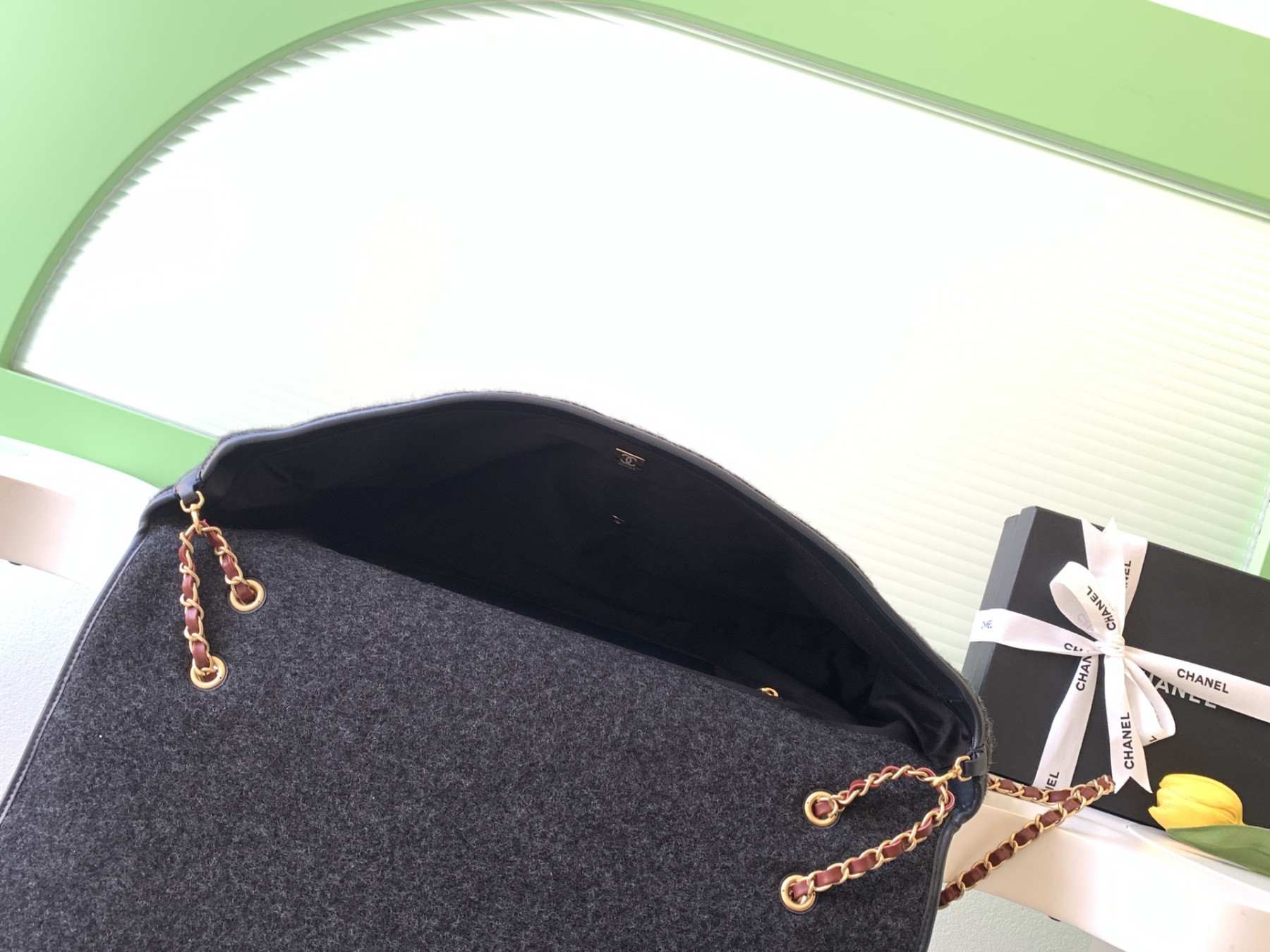 Ch**el Maxi Flap Bag with Top Handle  33x56x7cm