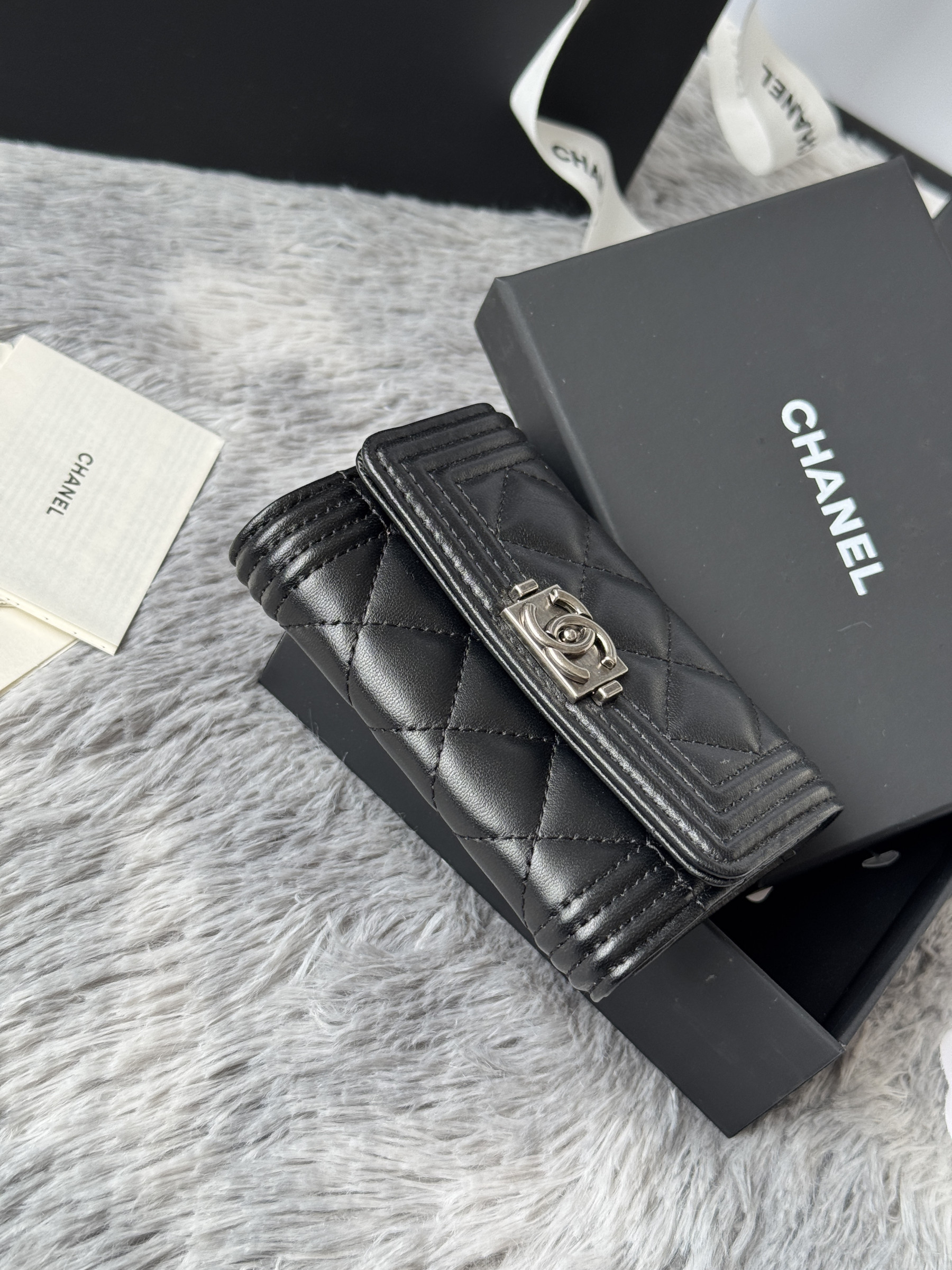 Ch**el boy Ch**el flap card holder a80603 7.5x11.3x2.1cm