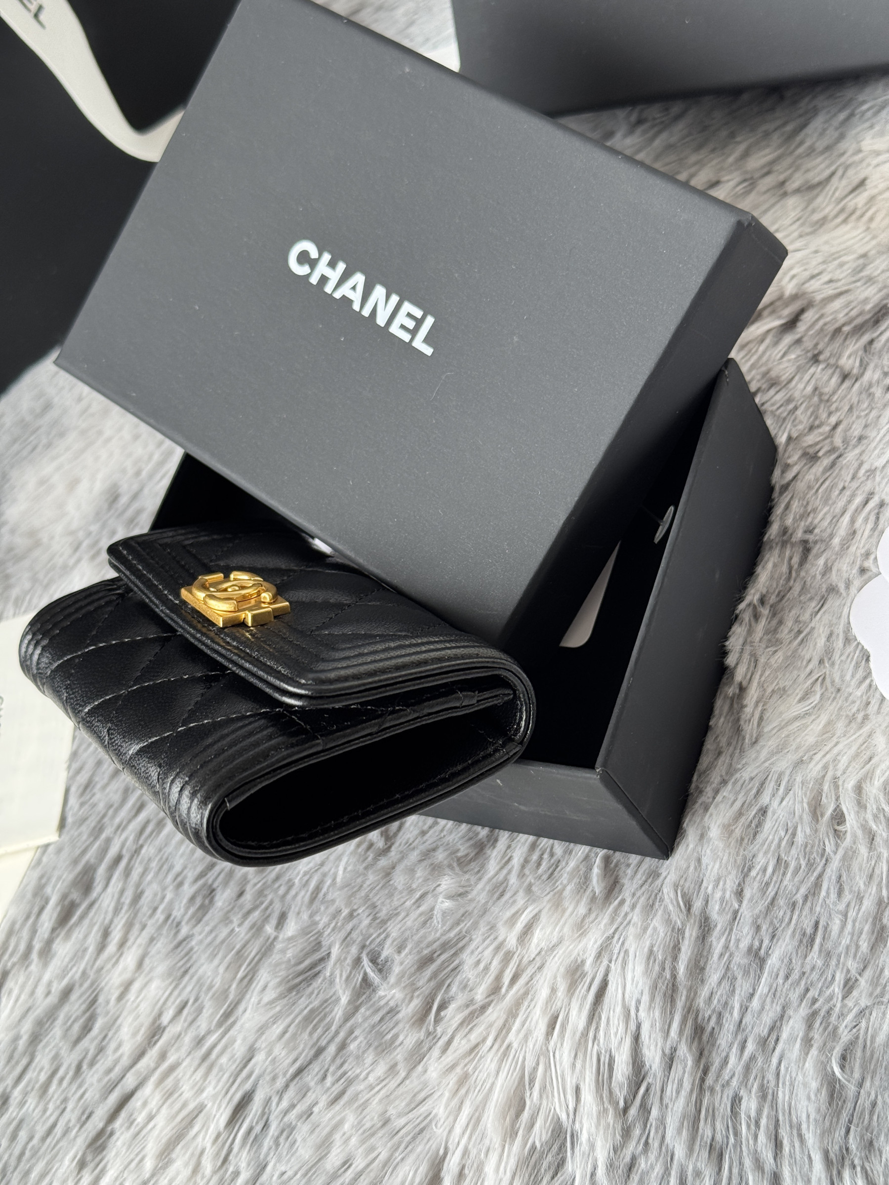 Ch**el boy Ch**el flap card holder a80603 7.5x11.3x2.1cm