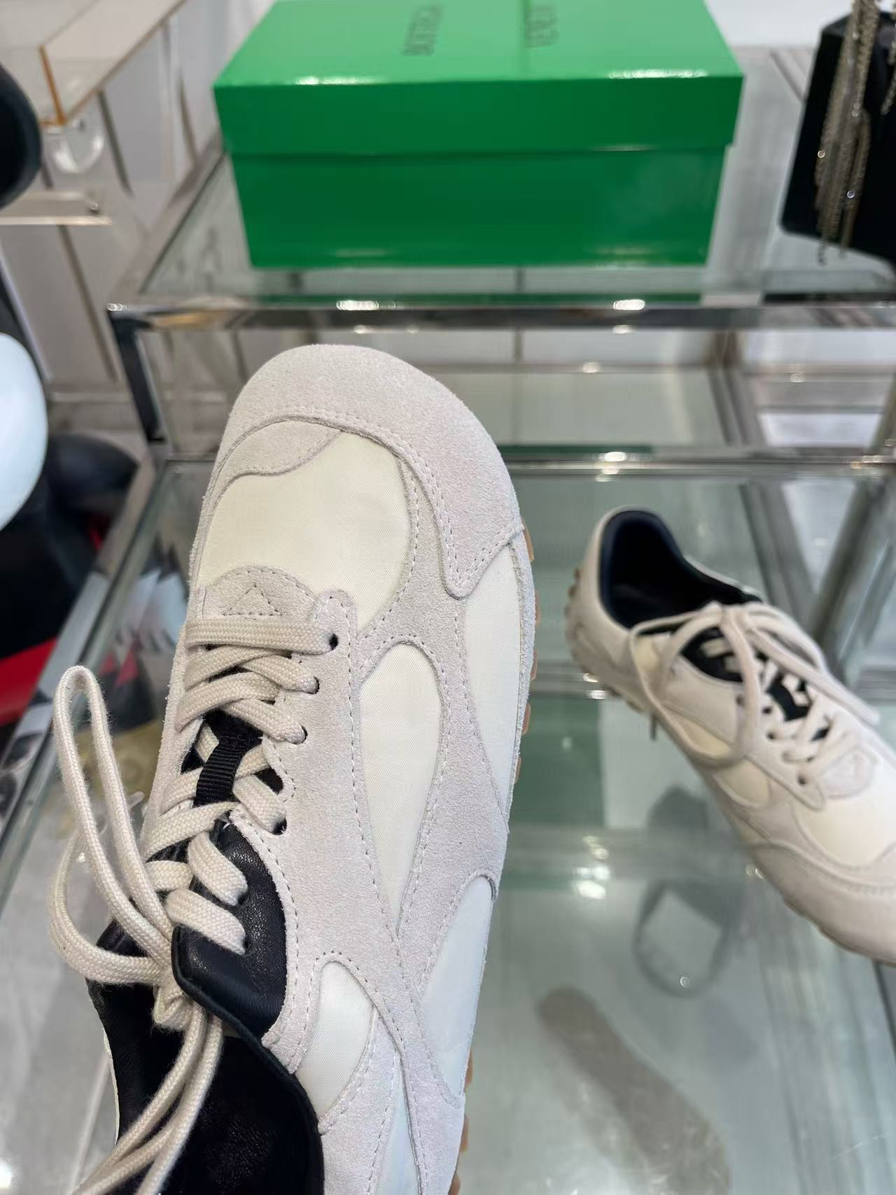 UA B0tt*ga Ven*ta Orbit Sneakers