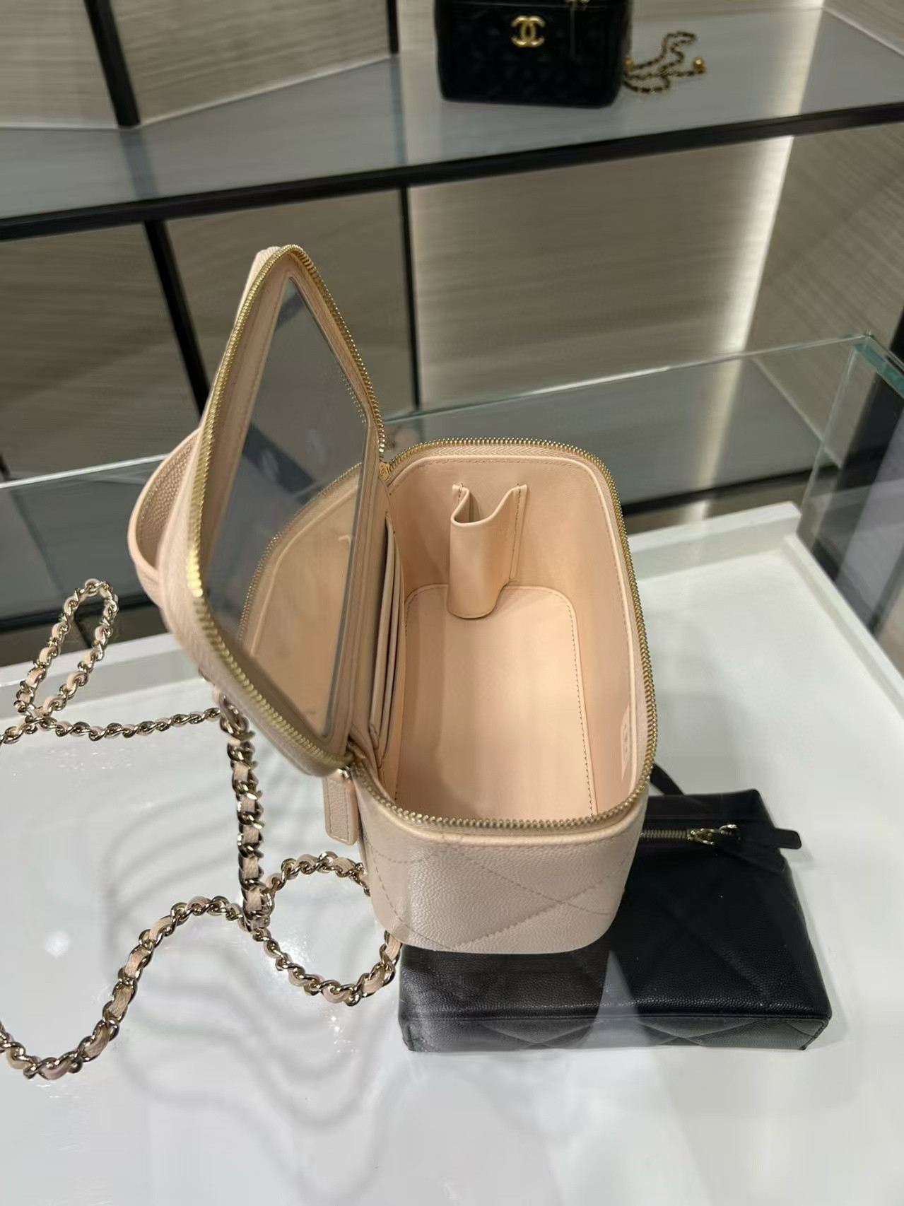 Ch**el Vanity With Chain AP4933 17x9.5x8cm