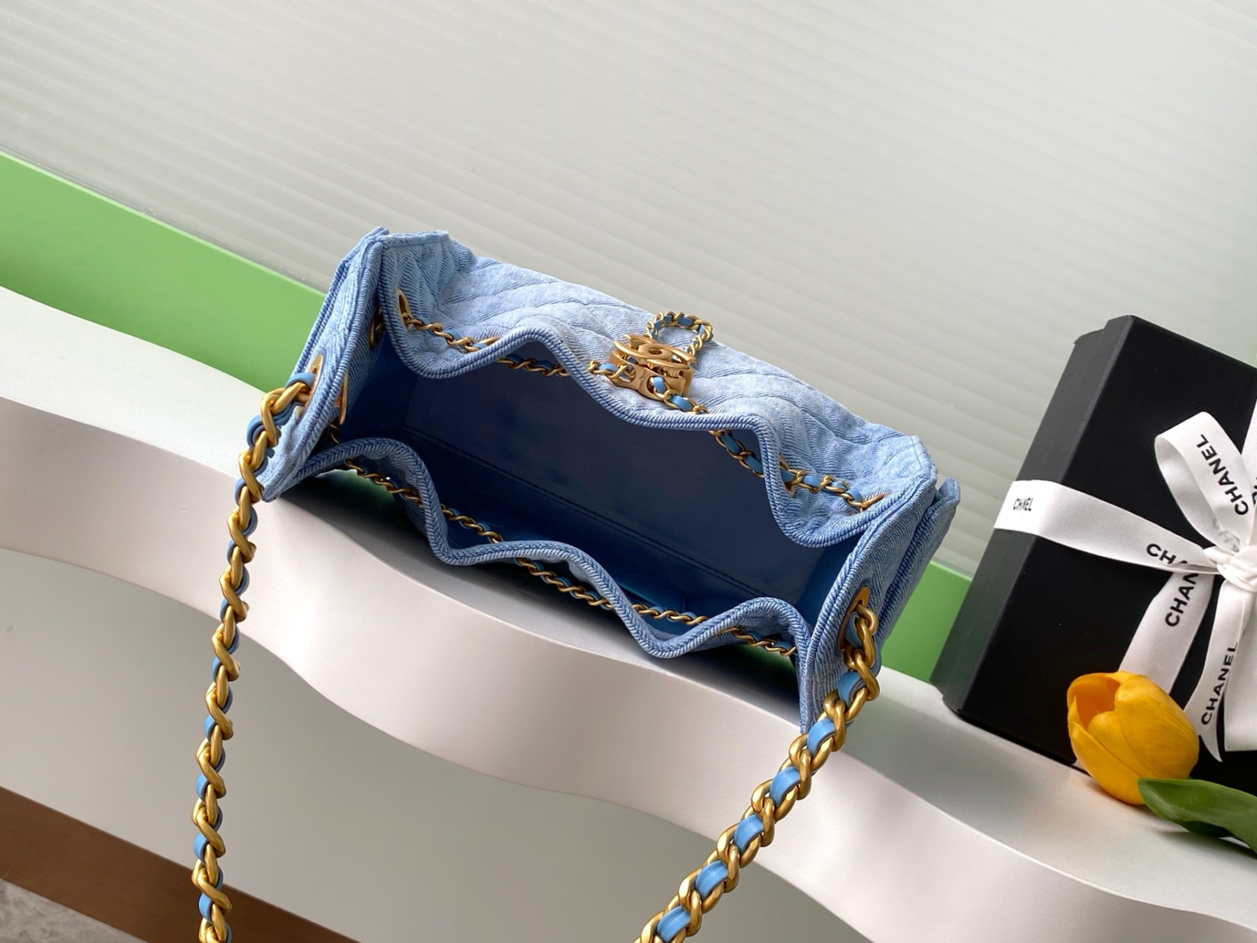 CHANEL 25C Bucket Bag 20x22x12.5cm