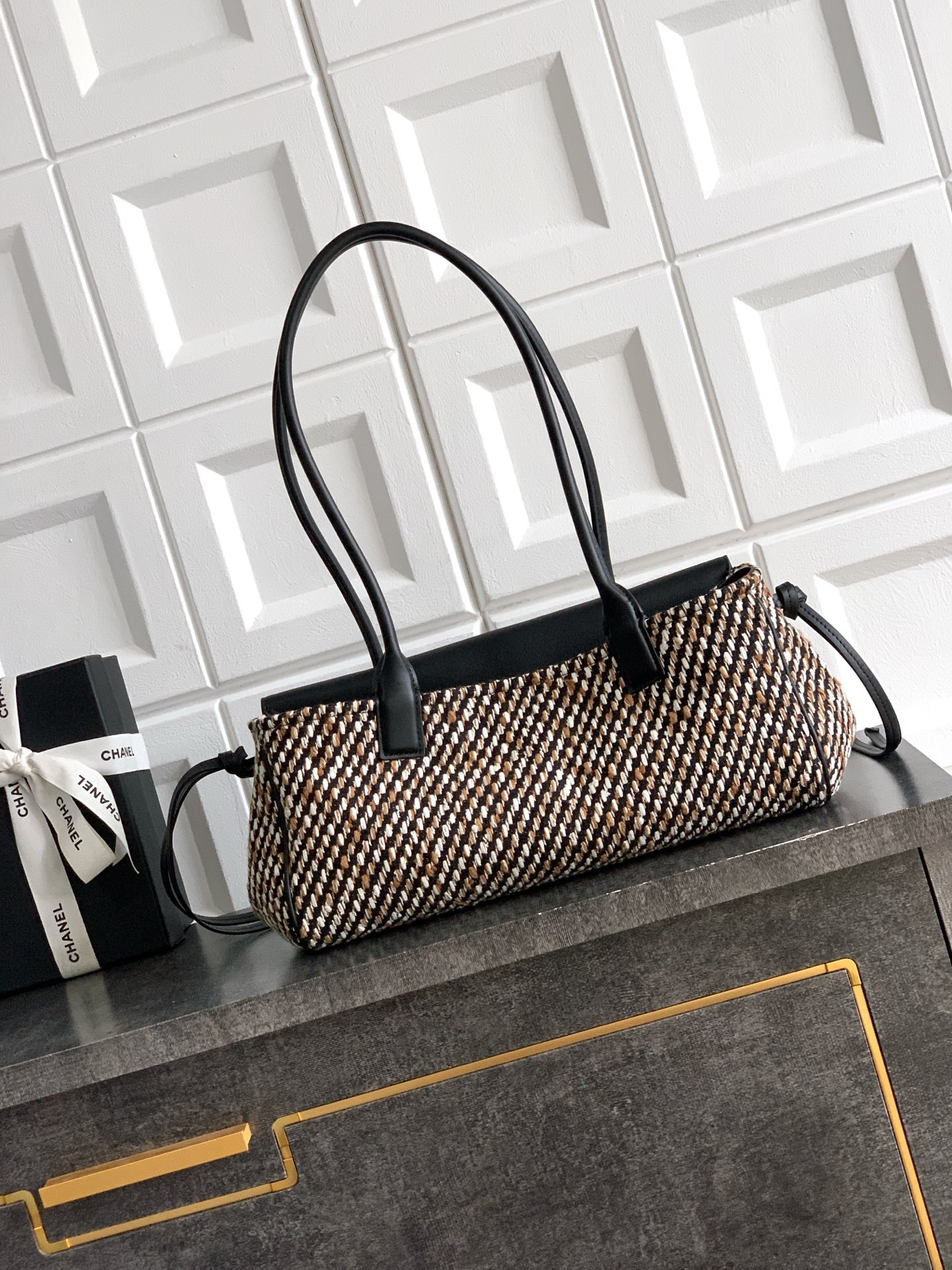 Ch**el small tote as6288 15x31x12cm