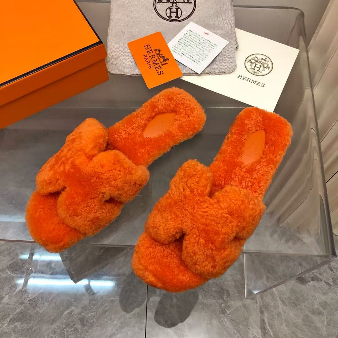 UA H**me5 Oran sandal