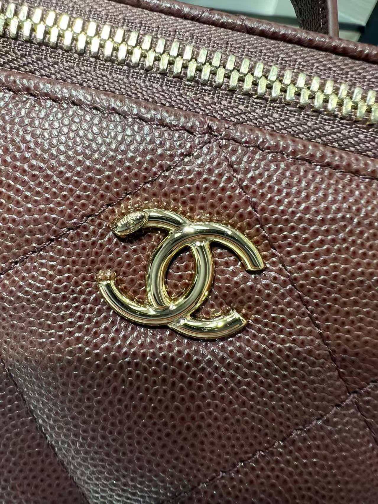 Chanel Classic Top Handle Vanity Case with Chain 10x7x9cm