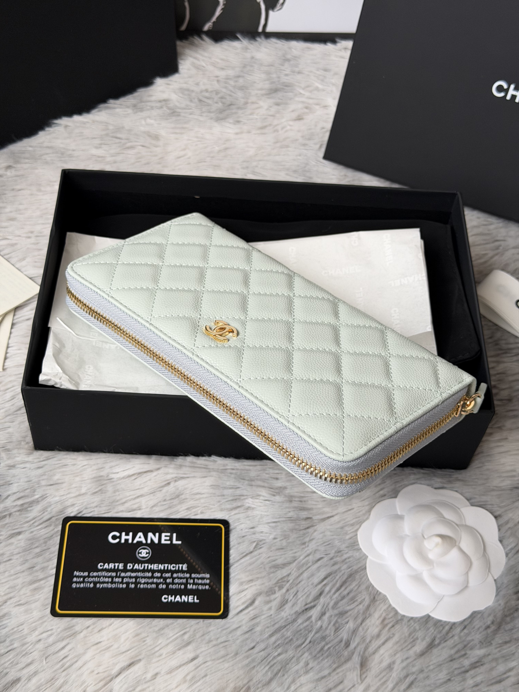 Ch**el zip around wallet 80758 10x19x3cm