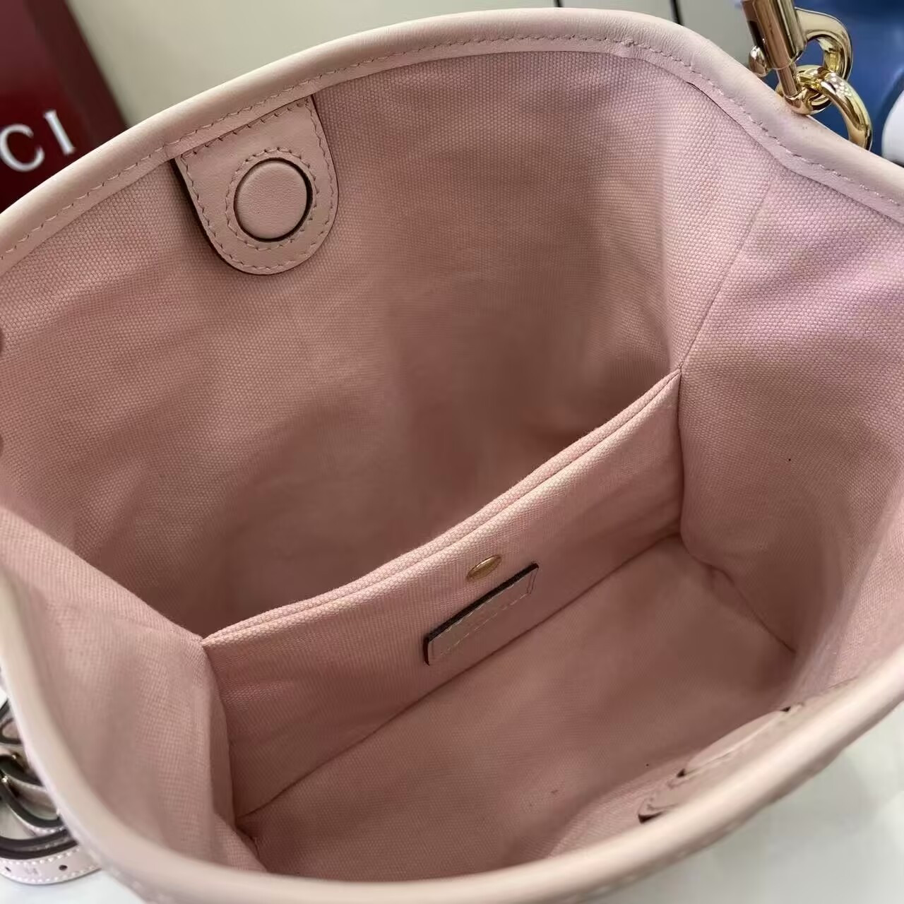 Gvc*1 GG Emblem Small Bucket Bag 19x18x11cm