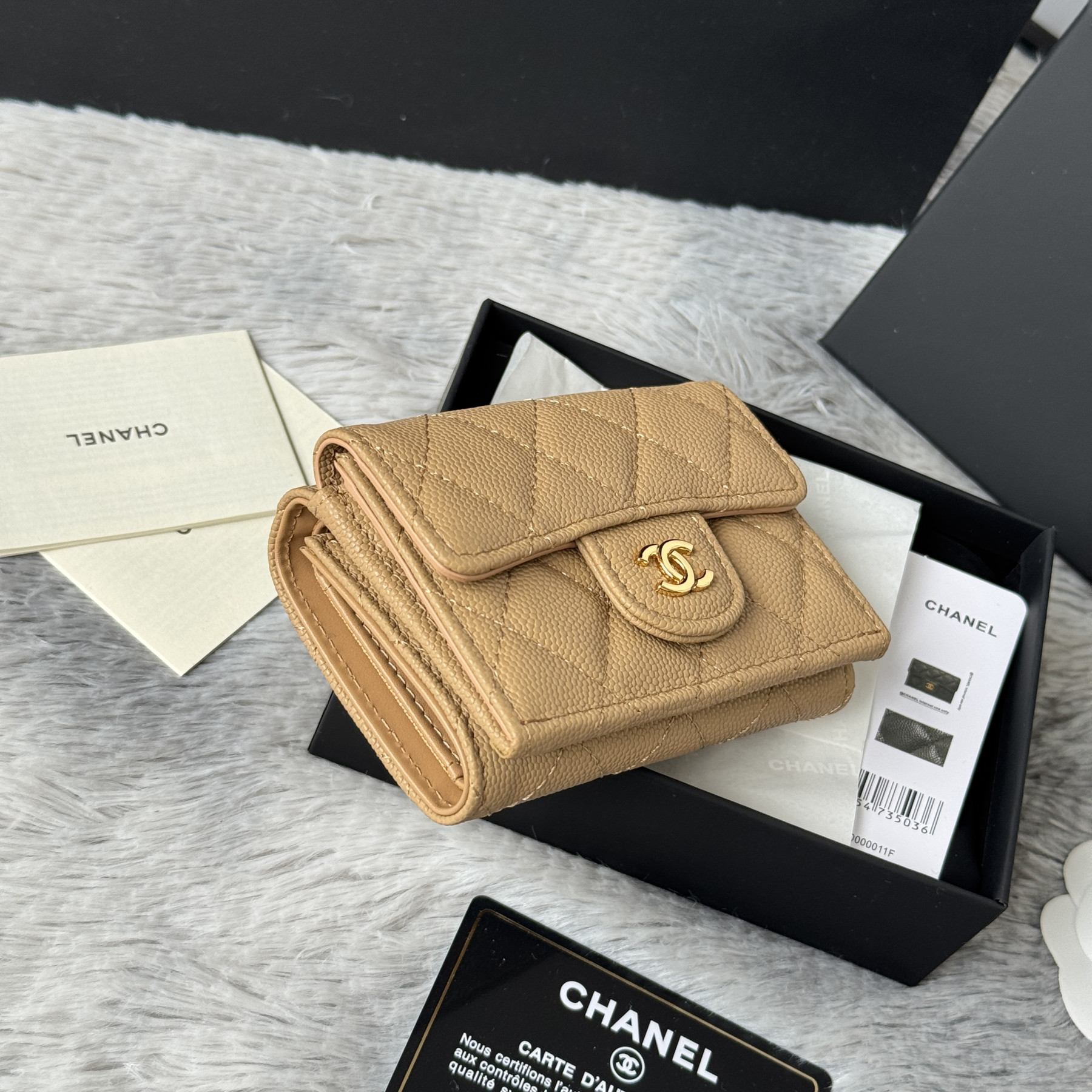 Ch**el card holder 10.5x7.5x3cm