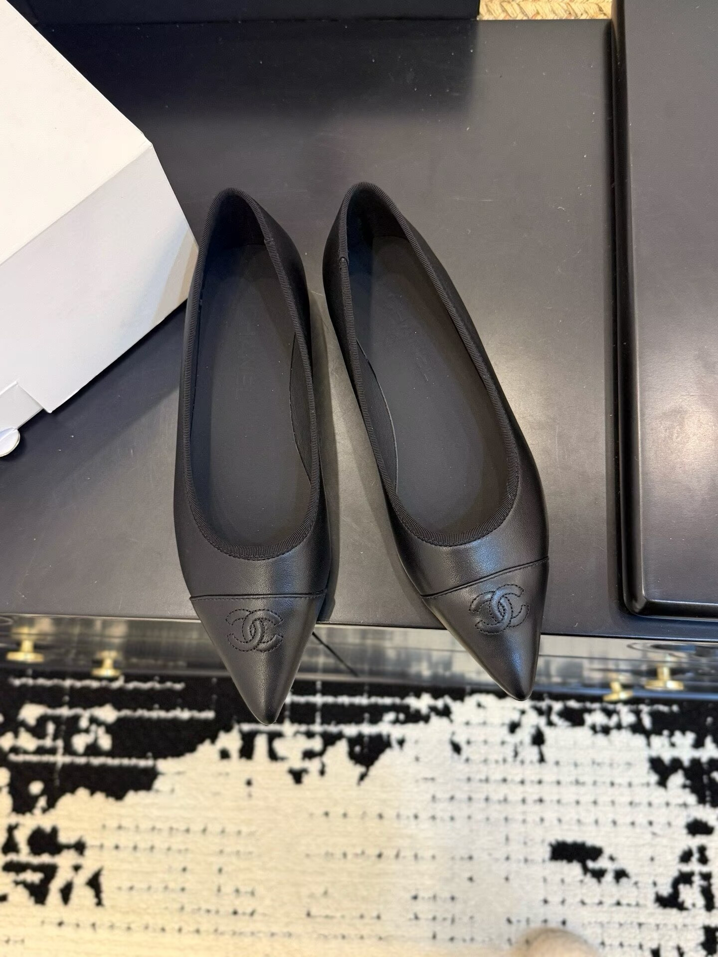 ua Ch**el ballet flats