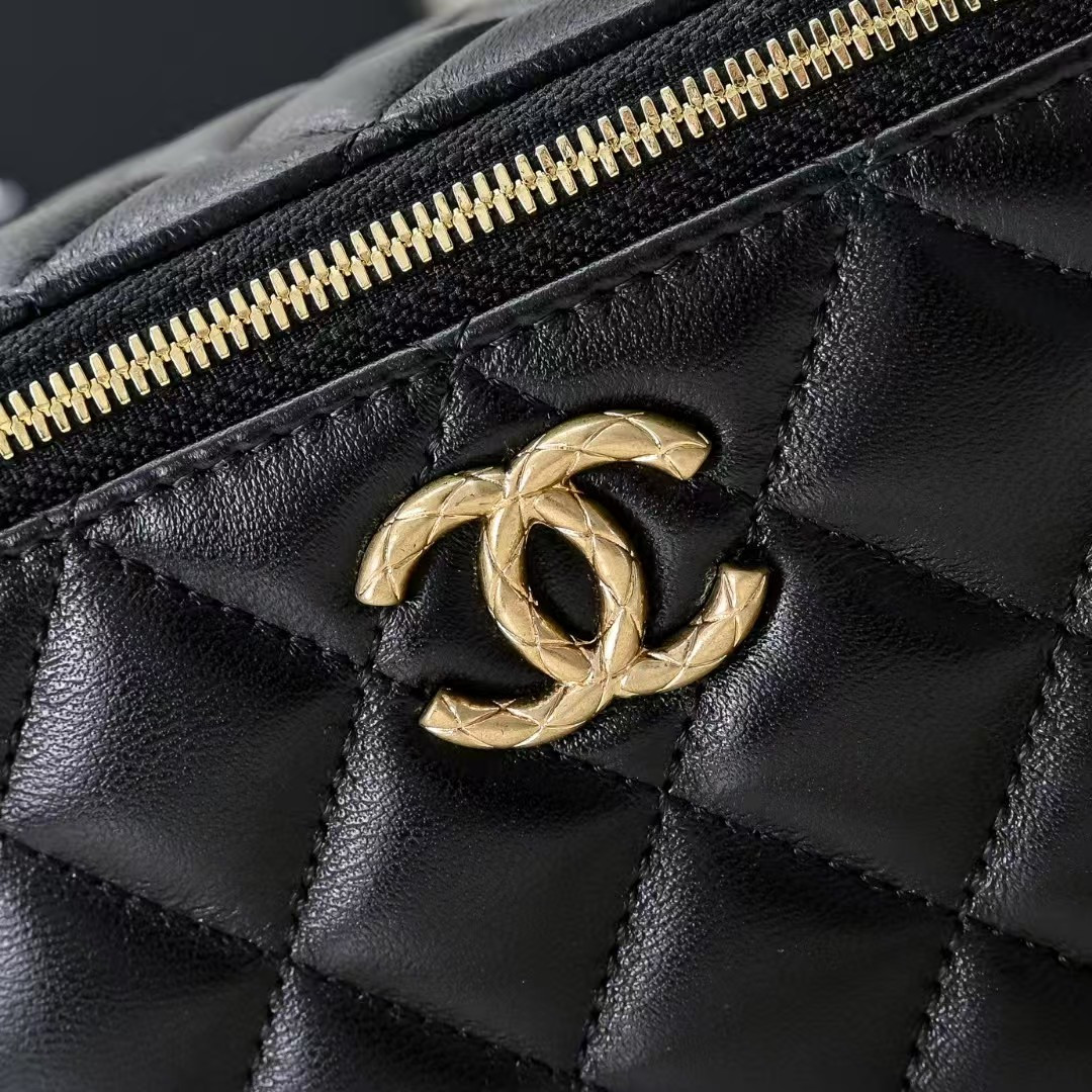 Ch**el Vanity With Chain 9.5x17x8cm