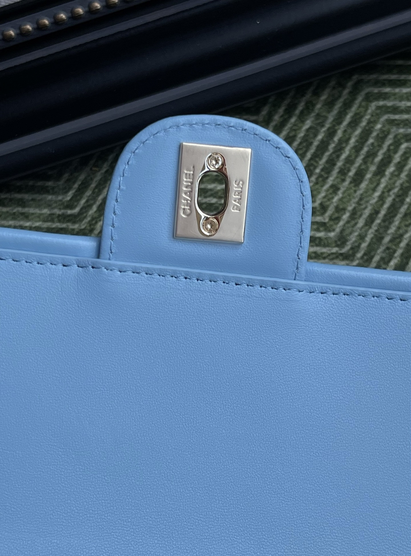 Ch**el flap bag as6017 23x14.5x6cm