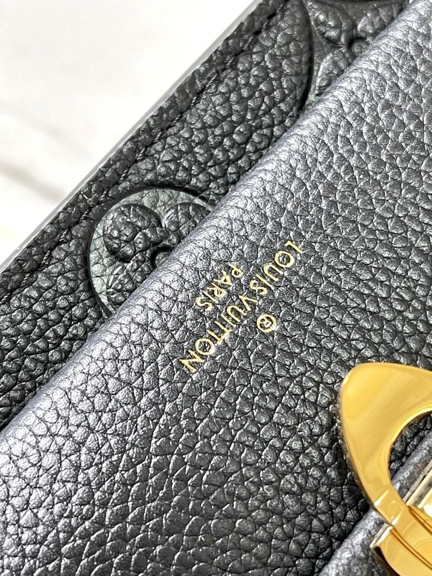 LV Vavin Chain Wallet M67839 19x12.5x4cm