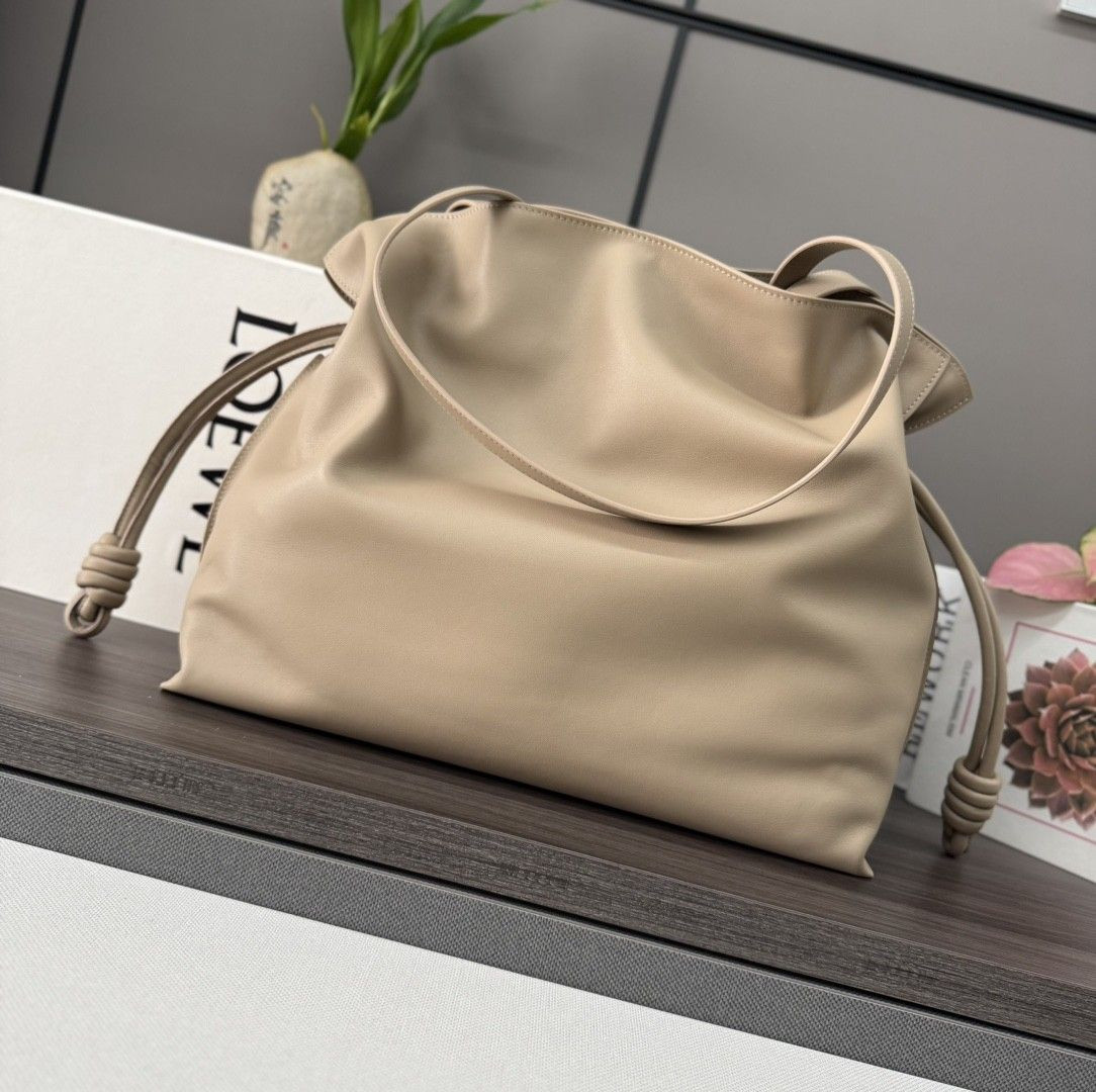 L0ew* Large Flamenco Clutch 29x38x14cm