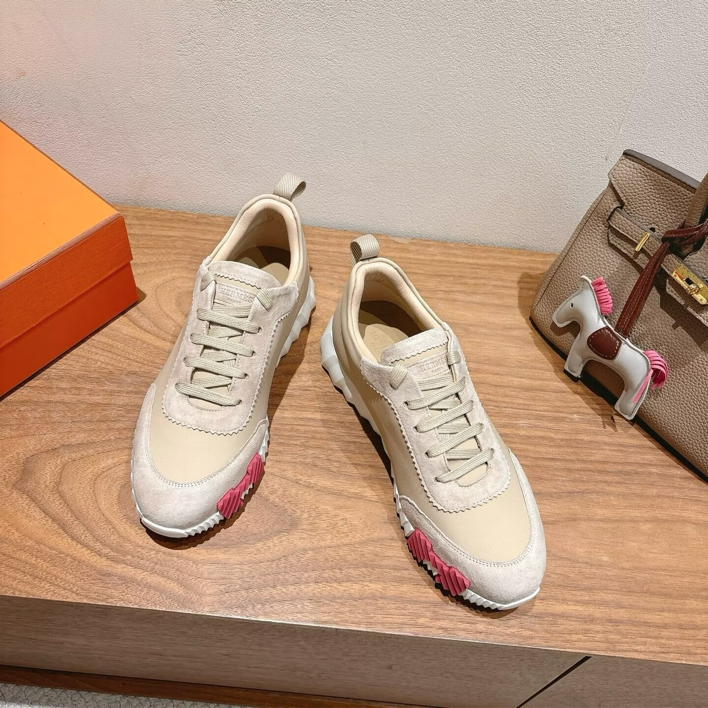 UA Hermès Bouncing Sneaker