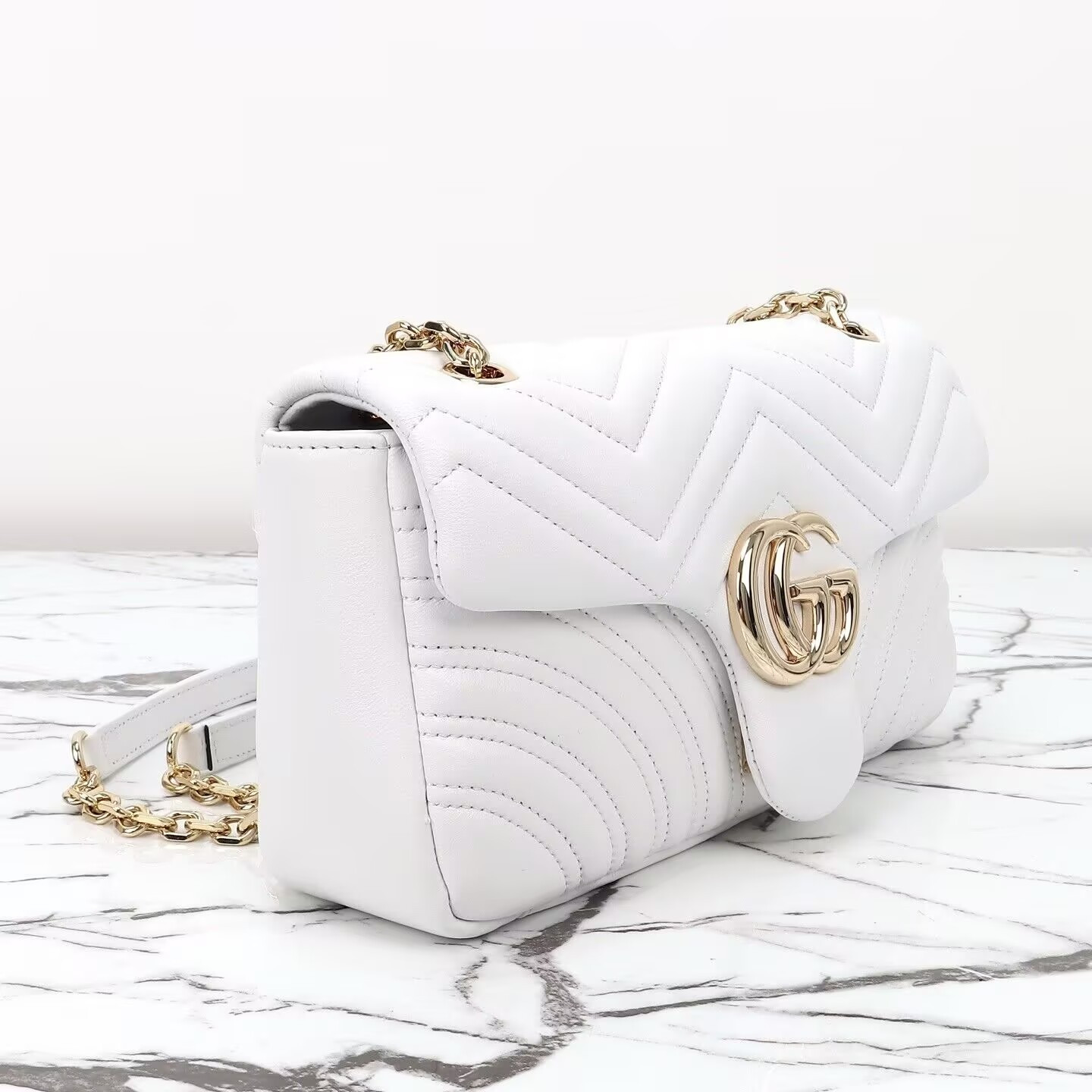 Gucci GG Marmont medium shoulder bag 26x15x7cm