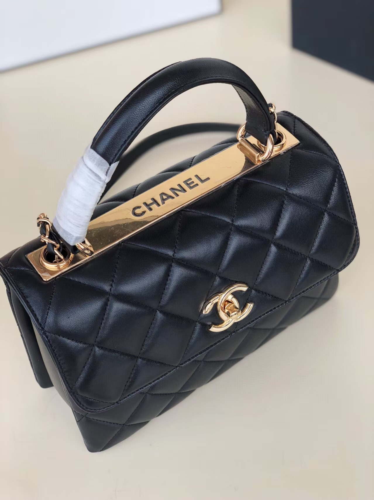 CHANEL FLAP BAG WITH TOP HANDLE 6.6 × 9.8 × 4.7 in