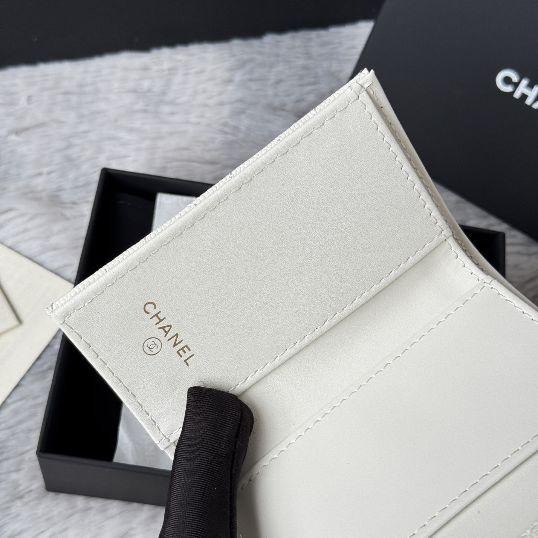 Ch**el card holder 10.5x7.5x3cm