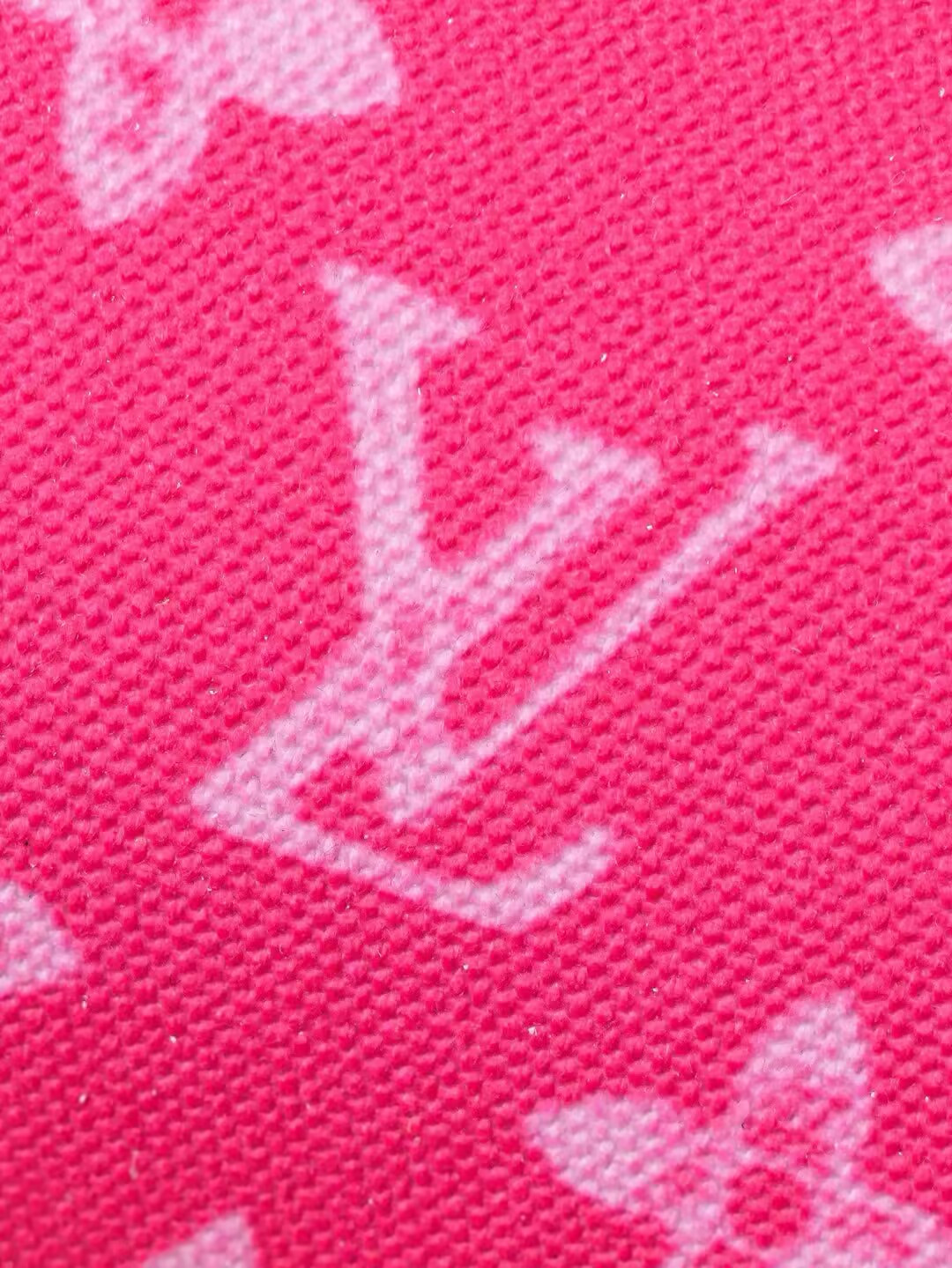 LV Pochette Liv M27719 24.5x13.5x6.5cm