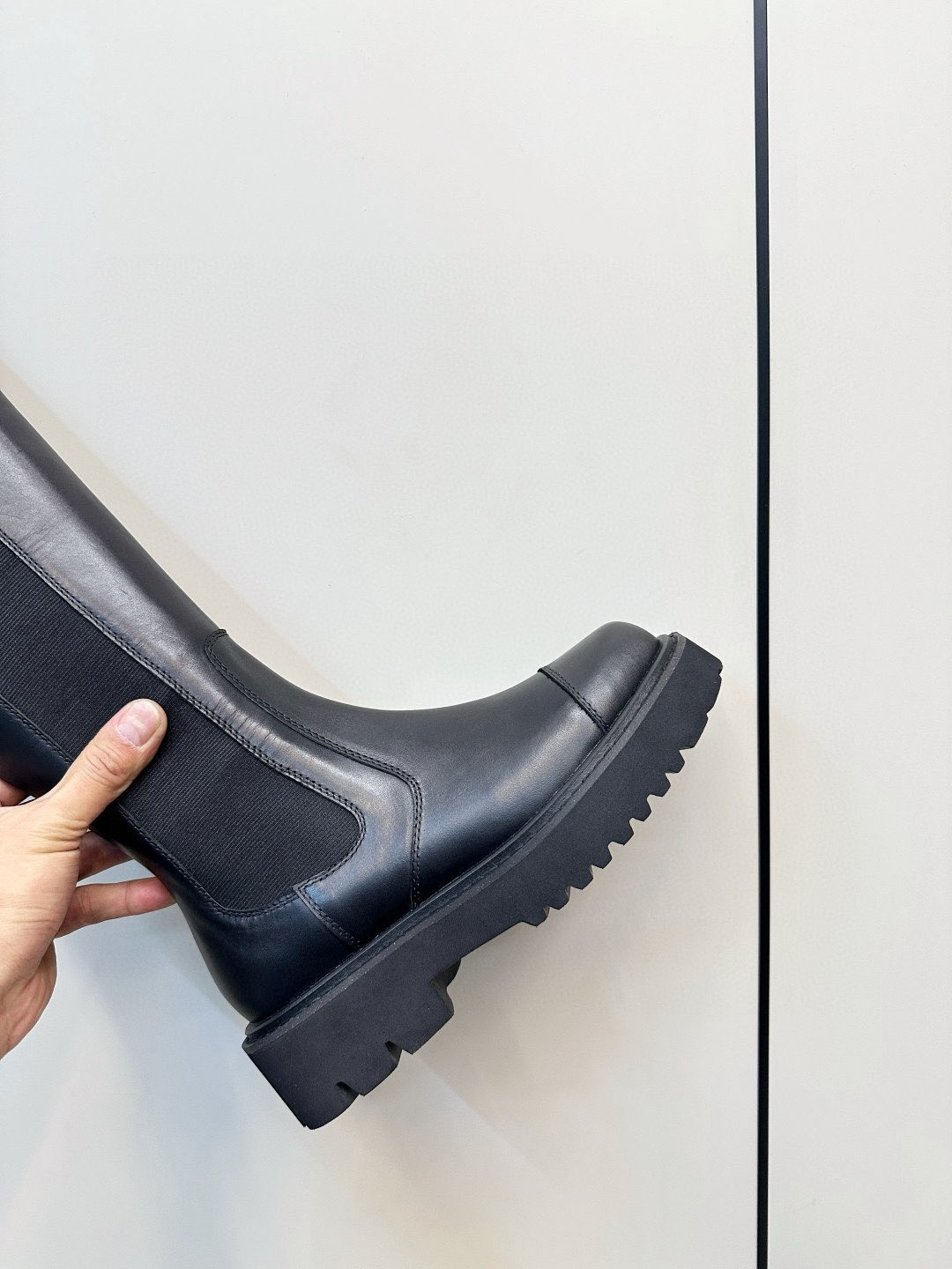 ua Ch**el boots