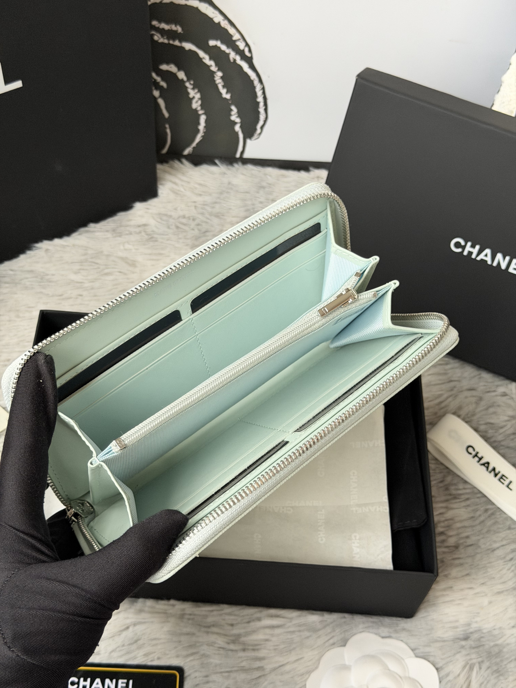 Ch**el zip around wallet 80758 10x19x3cm