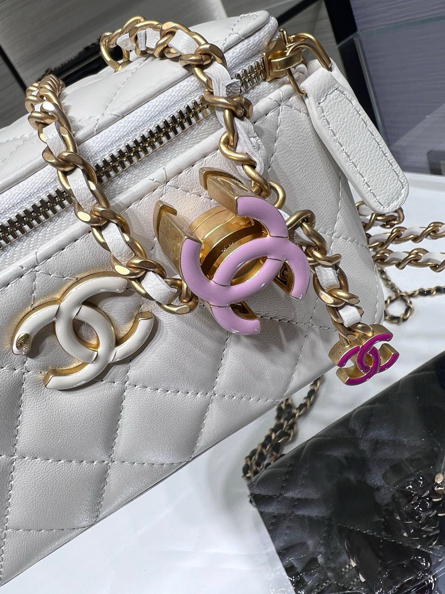 Ch**el Vanity With Chain 9.5x17x8cm