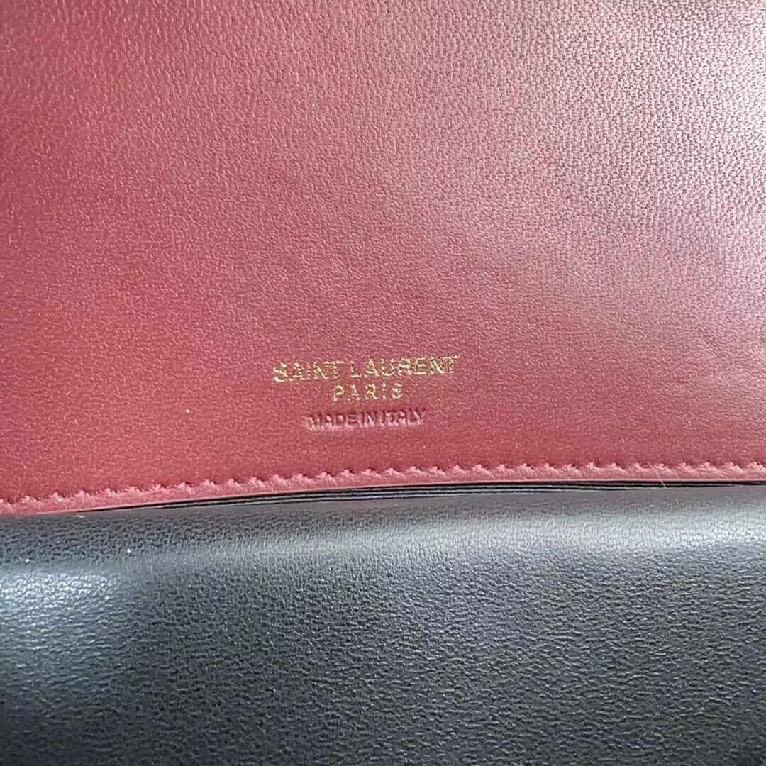 Y51 LOULOU small in MATELASSÉ lambskin 24x14x6cm