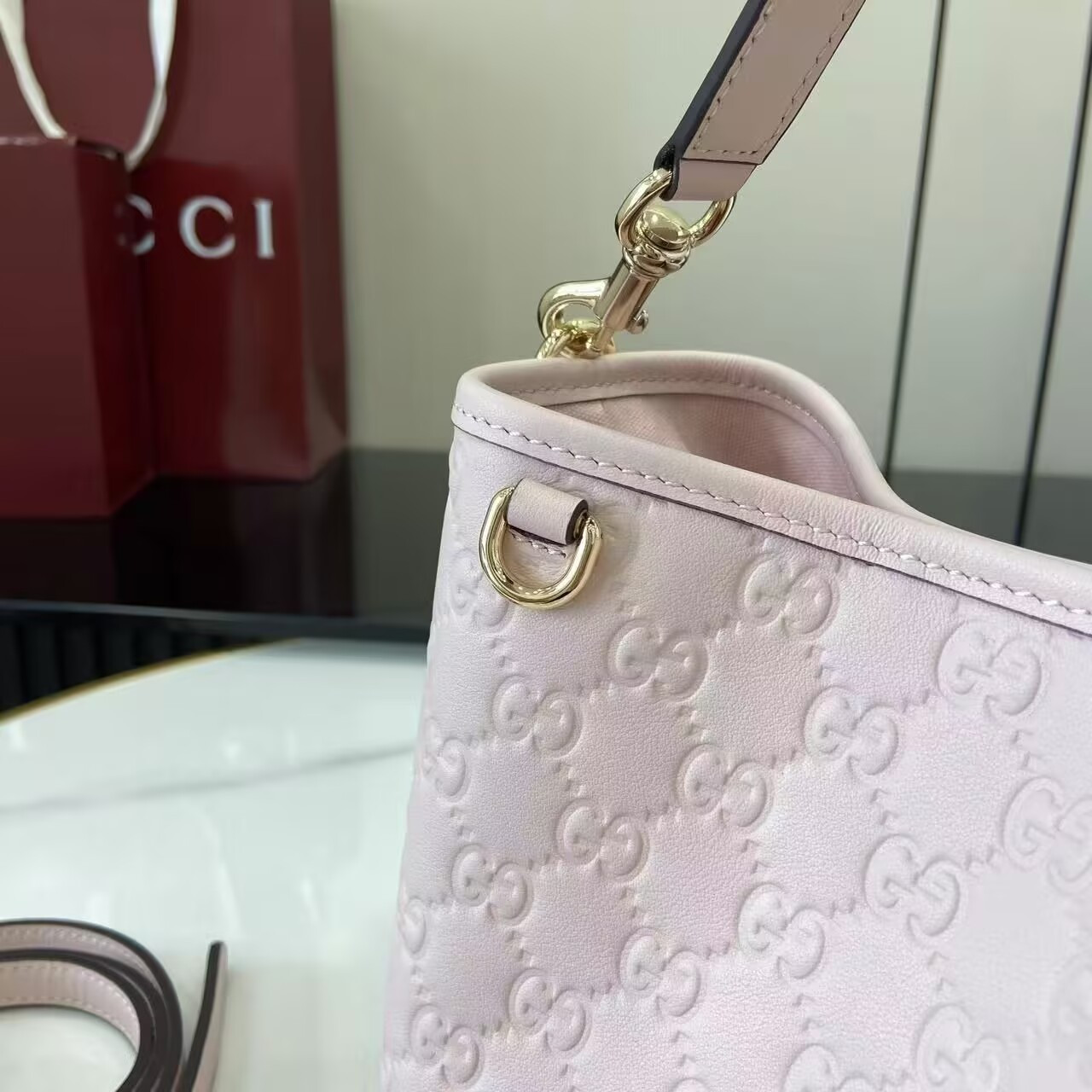 Gvc*1 GG Emblem Small Bucket Bag 19x18x11cm