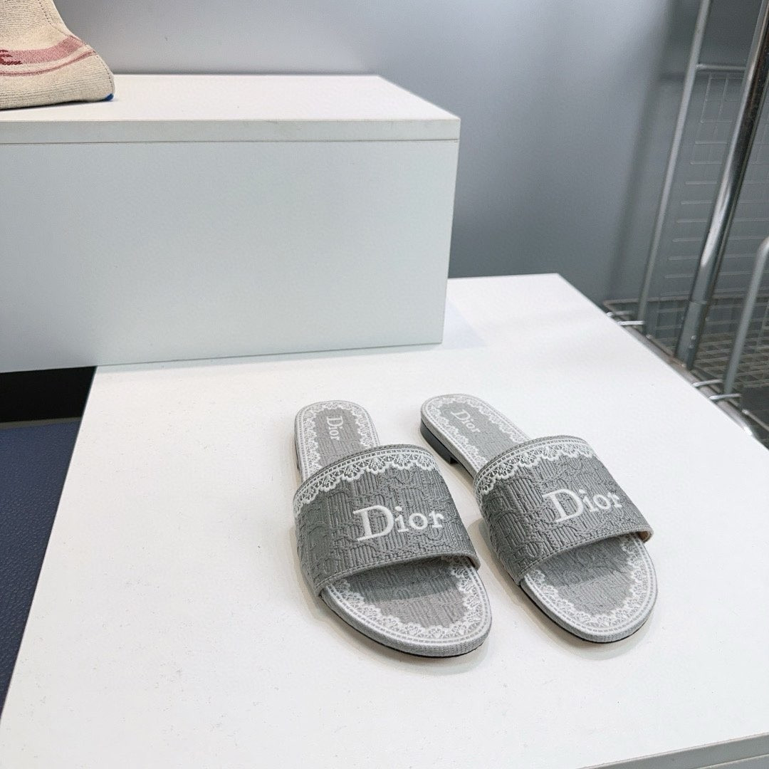 UA D10r Dentelle Slide