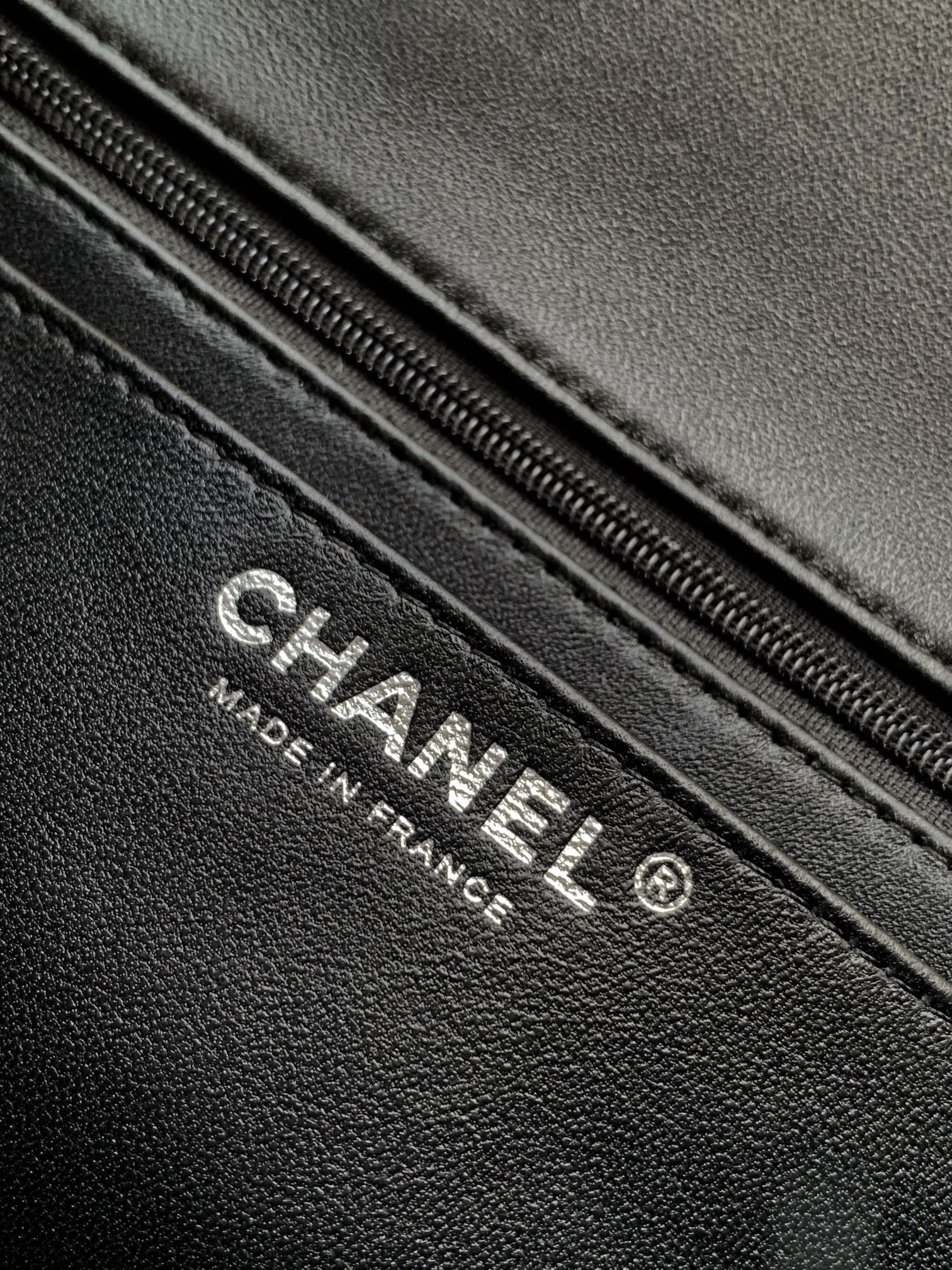 Ch**el Classic Flap Bag 20cm