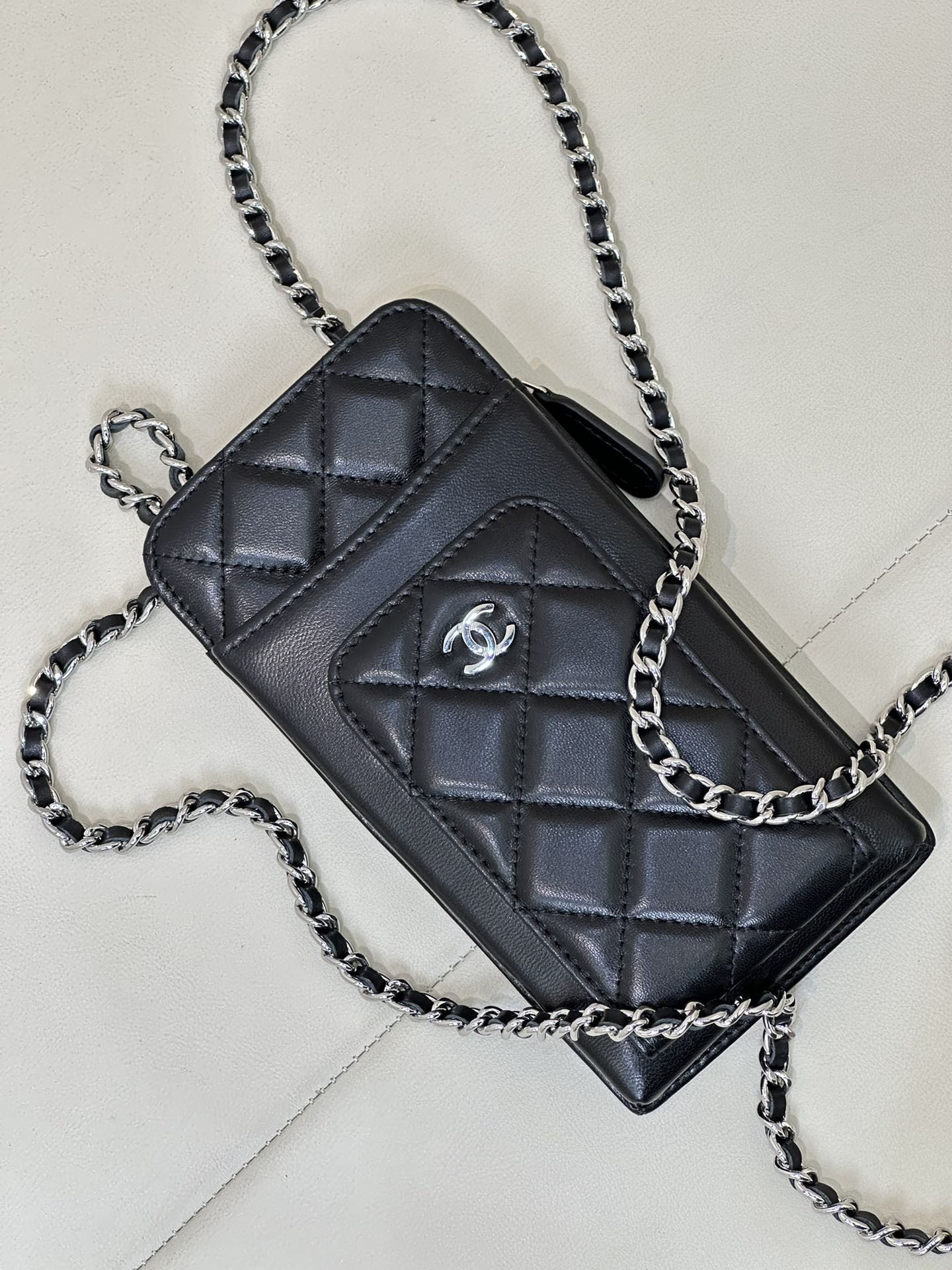 Ch**el phone bag 18x9x3cm