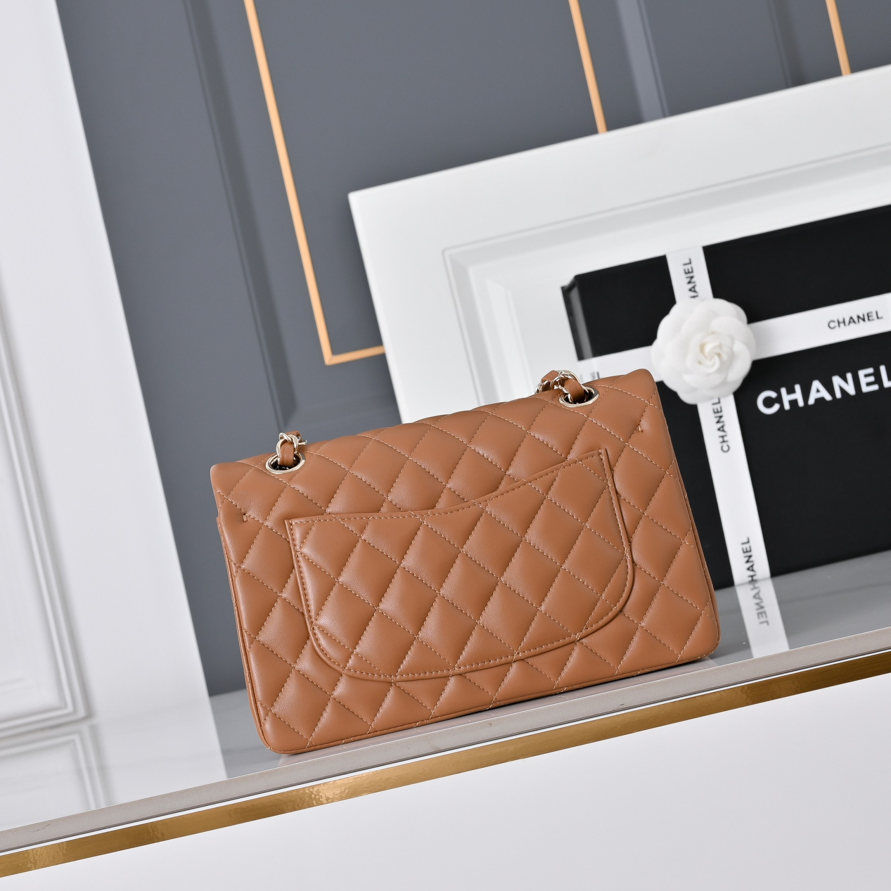 Ch**el classic flap handbag caramel with light gold hardware a01113 23x14.5x6cm