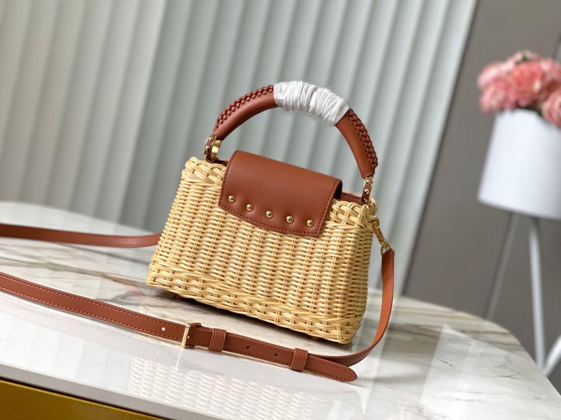 LV Capucines Mini M14365 21x14x8cm