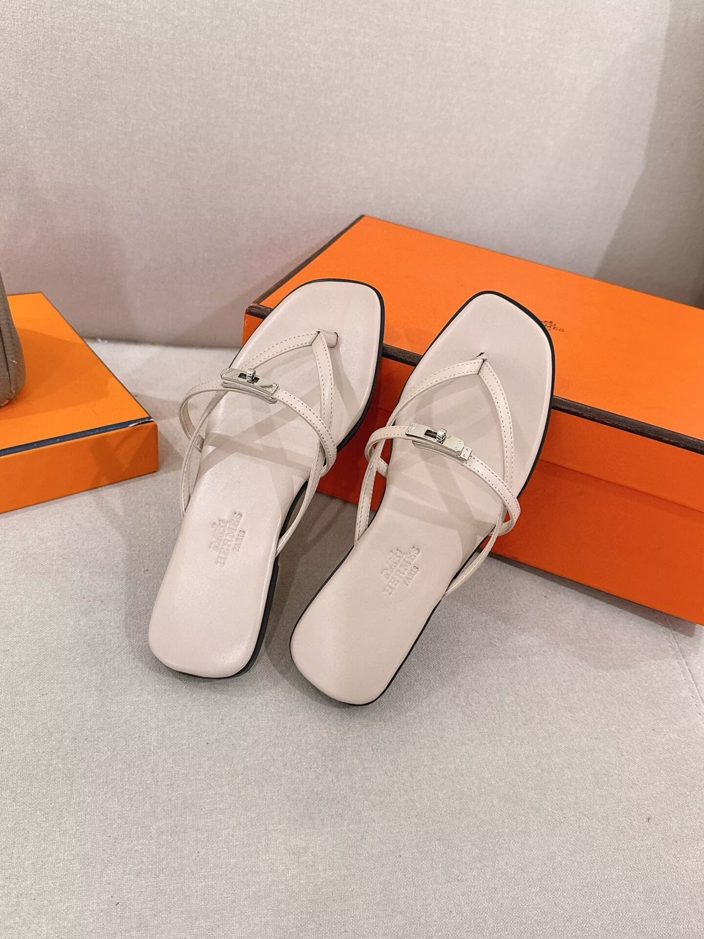 UA Hermès Miss Sandals