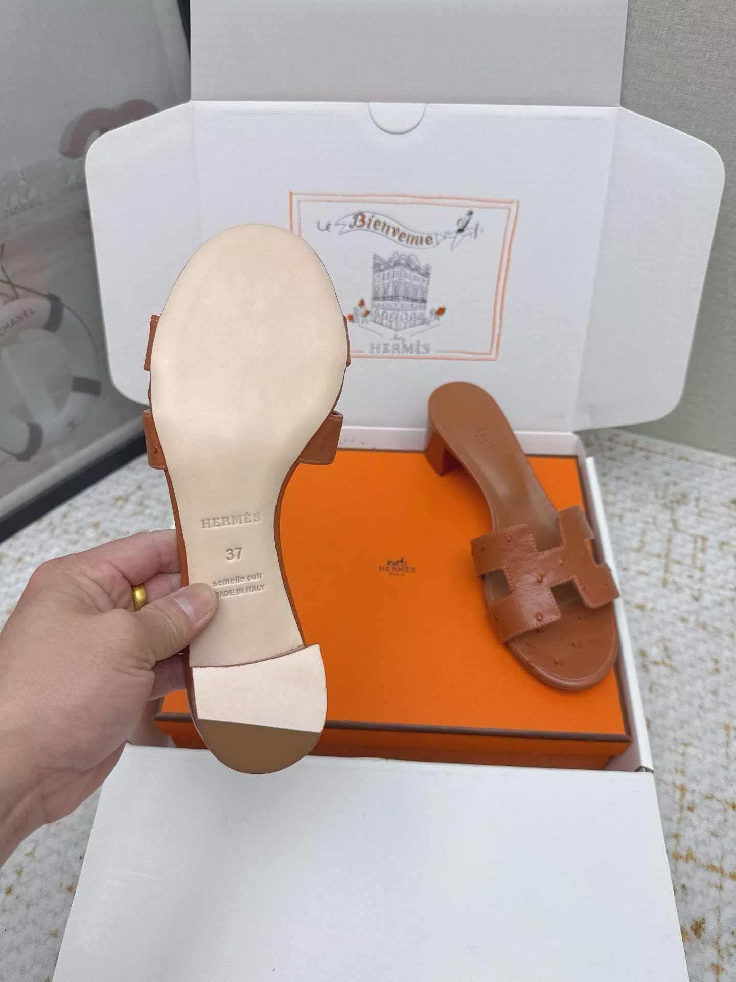 UA Hermès Oasis Sandal