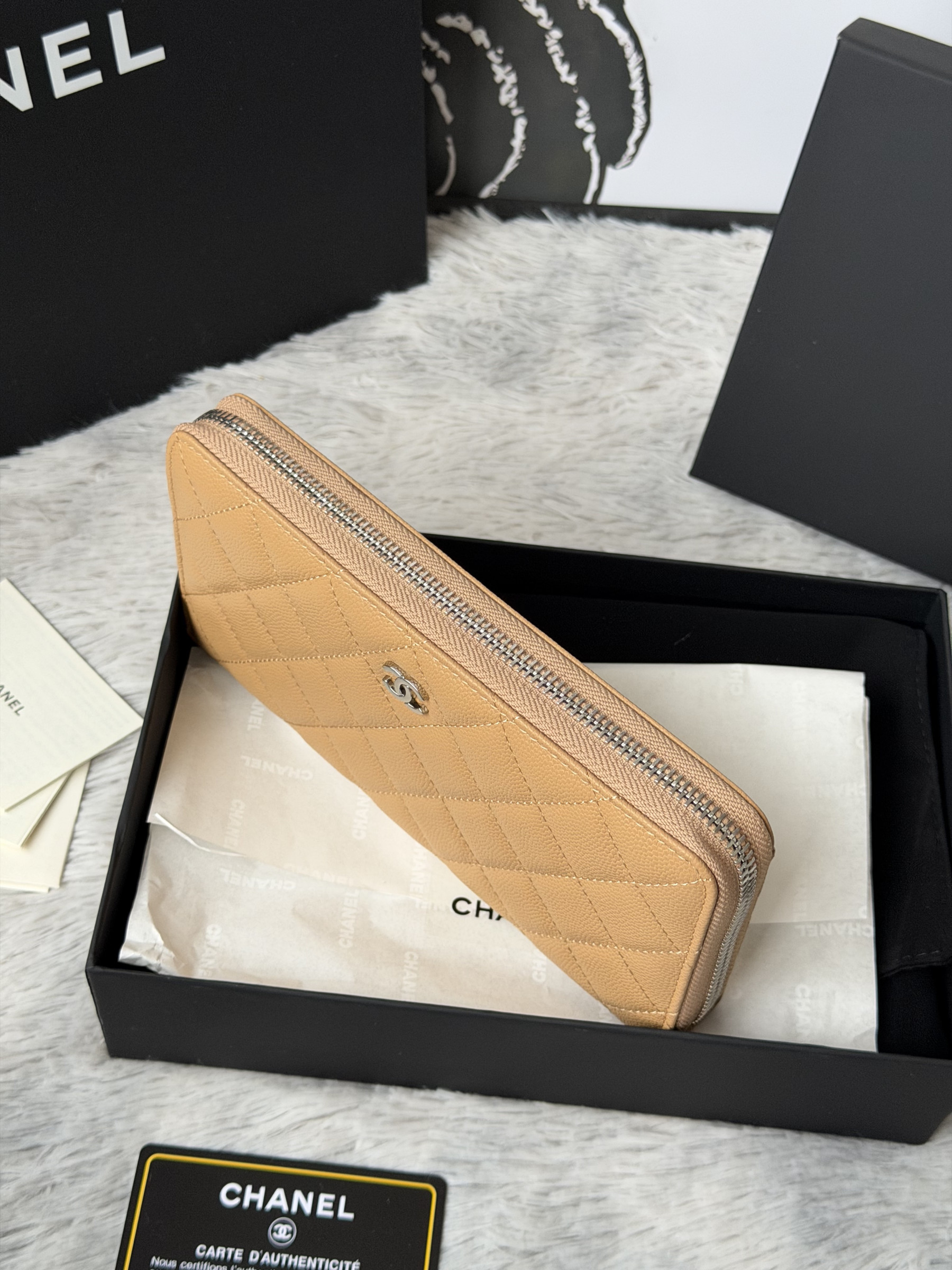 Ch**el zip around wallet 80758 10x19x3cm