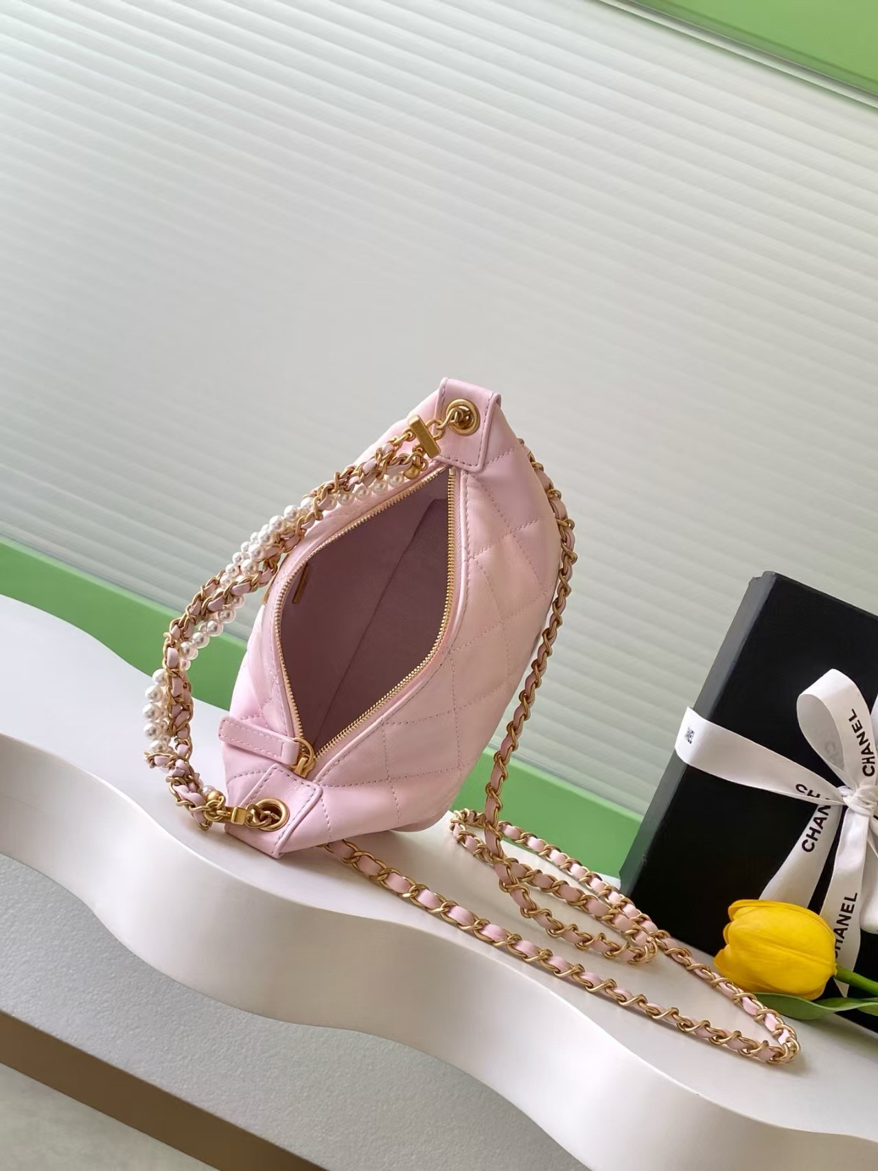 Ch**el Hobo Handbag 23.5x13x7.5cm