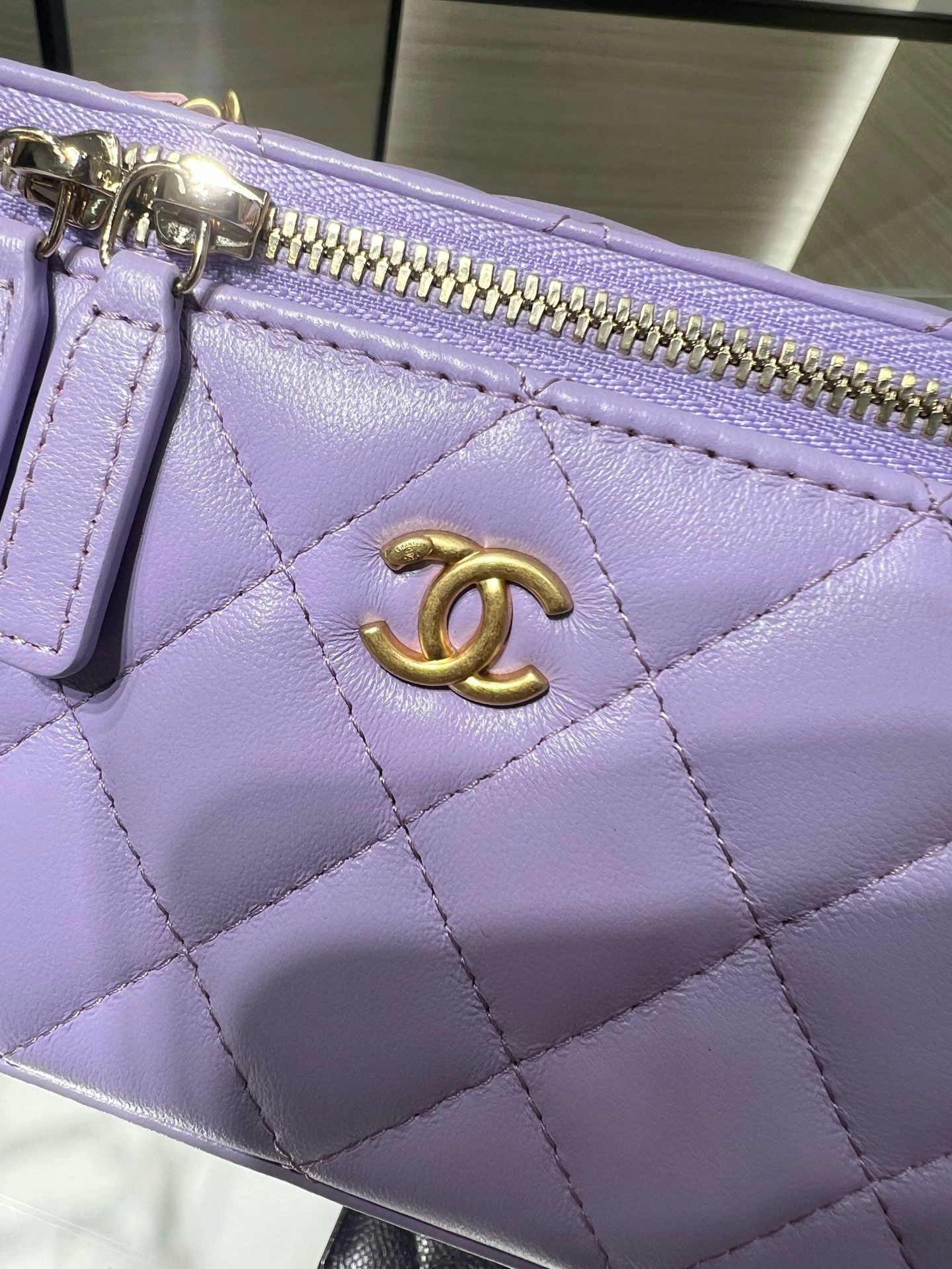 Ch**el Vanity With Chain 9.5x17x8cm