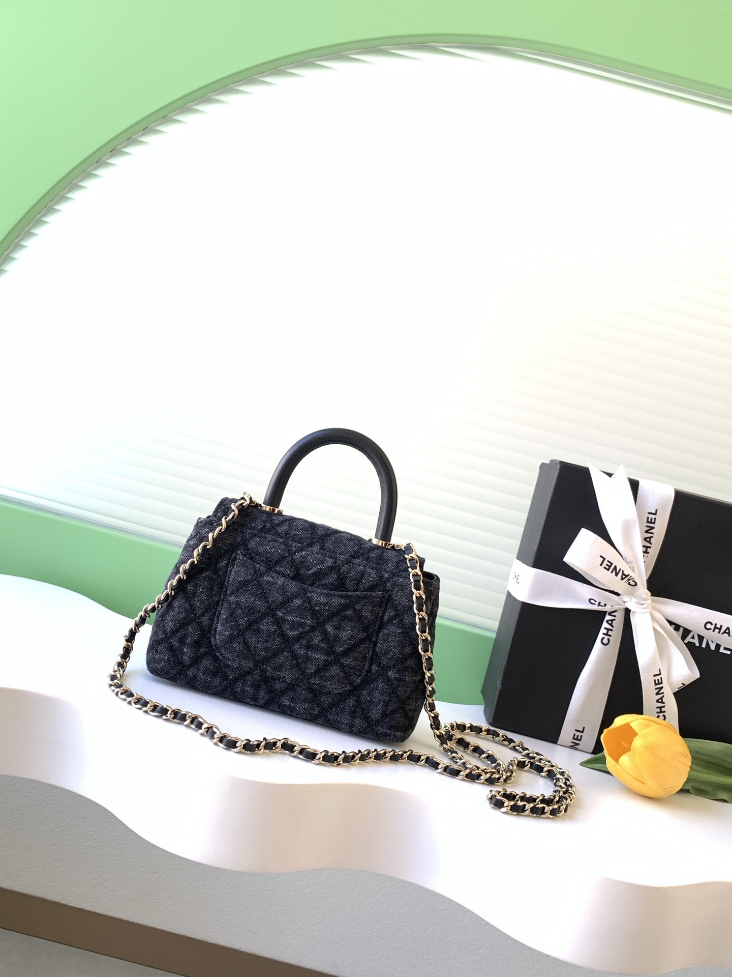 Ch**el coco clutch with chain ap4244 11.5x14.5x5.5cm