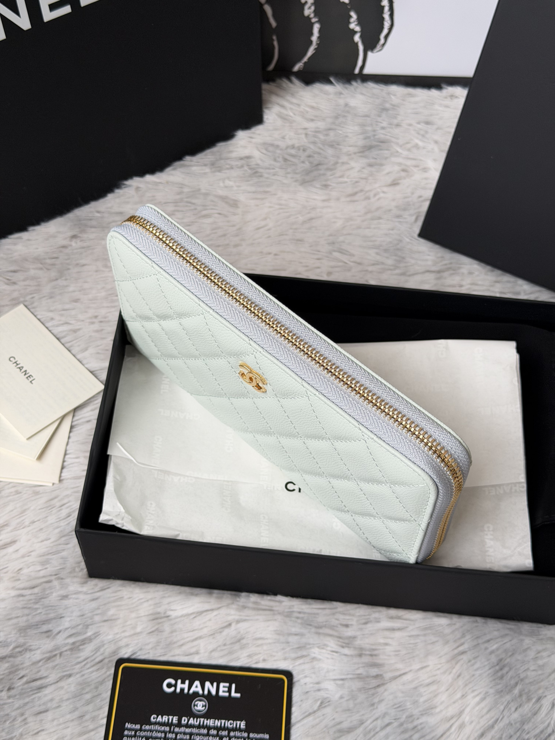 Ch**el zip around wallet 80758 10x19x3cm