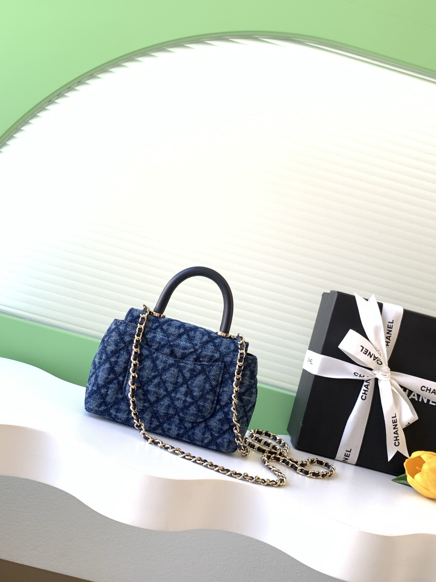Ch**el coco clutch with chain ap4244 11.5x14.5x5.5cm