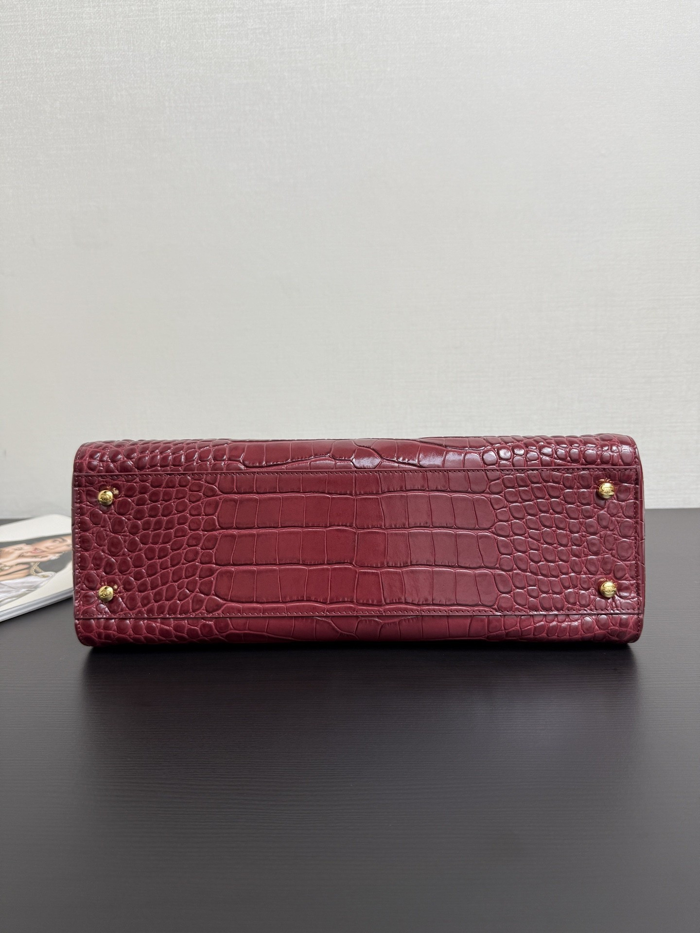 Ch**el tote crocodile-embossed bag 35x21x12cm